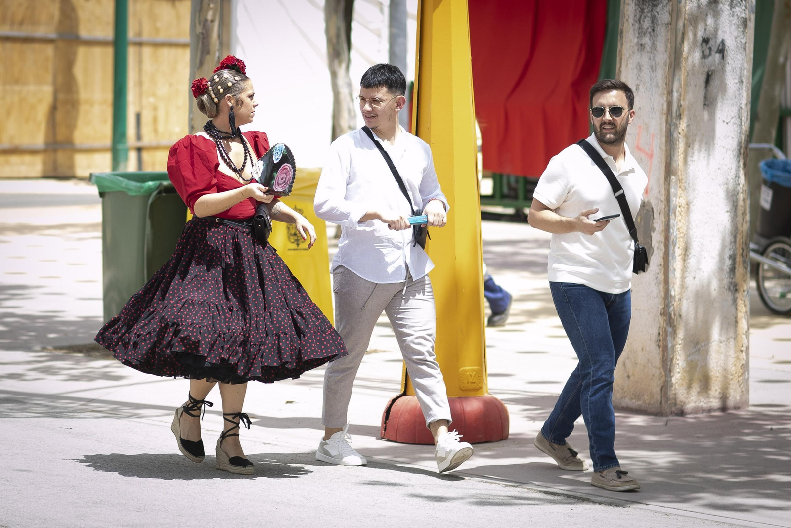Granada vive su tercer día de Corpus entre comida, baile y columpios: las imágenes