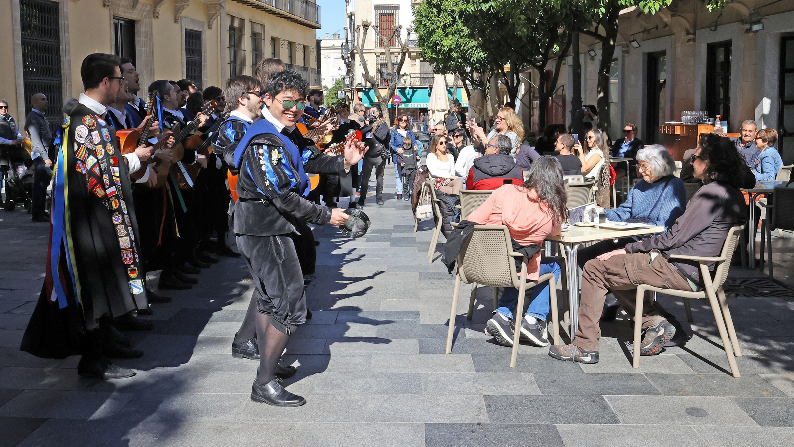 Gran ambiente en el Certamen Internacional de Tunas ‘Jerez, Tierra de Vinos’