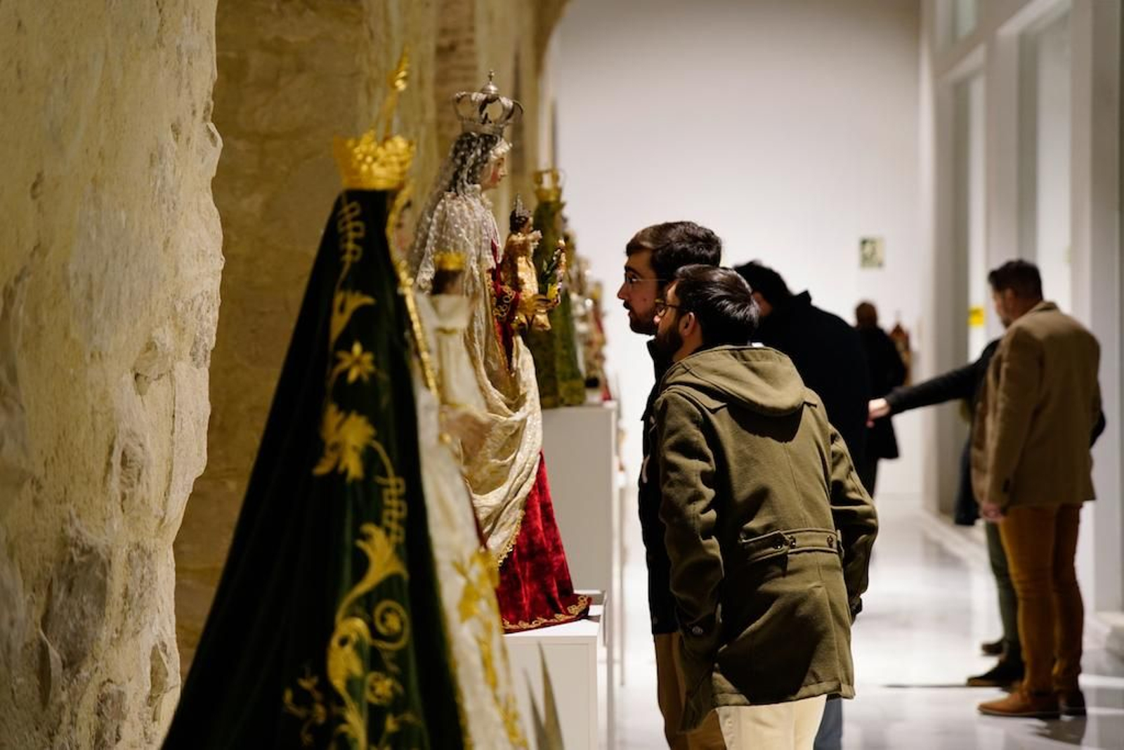 'Araceli en el arte', la exposición por el aniversario de la coronación canónica de la patrona de Lucena, en imágenes