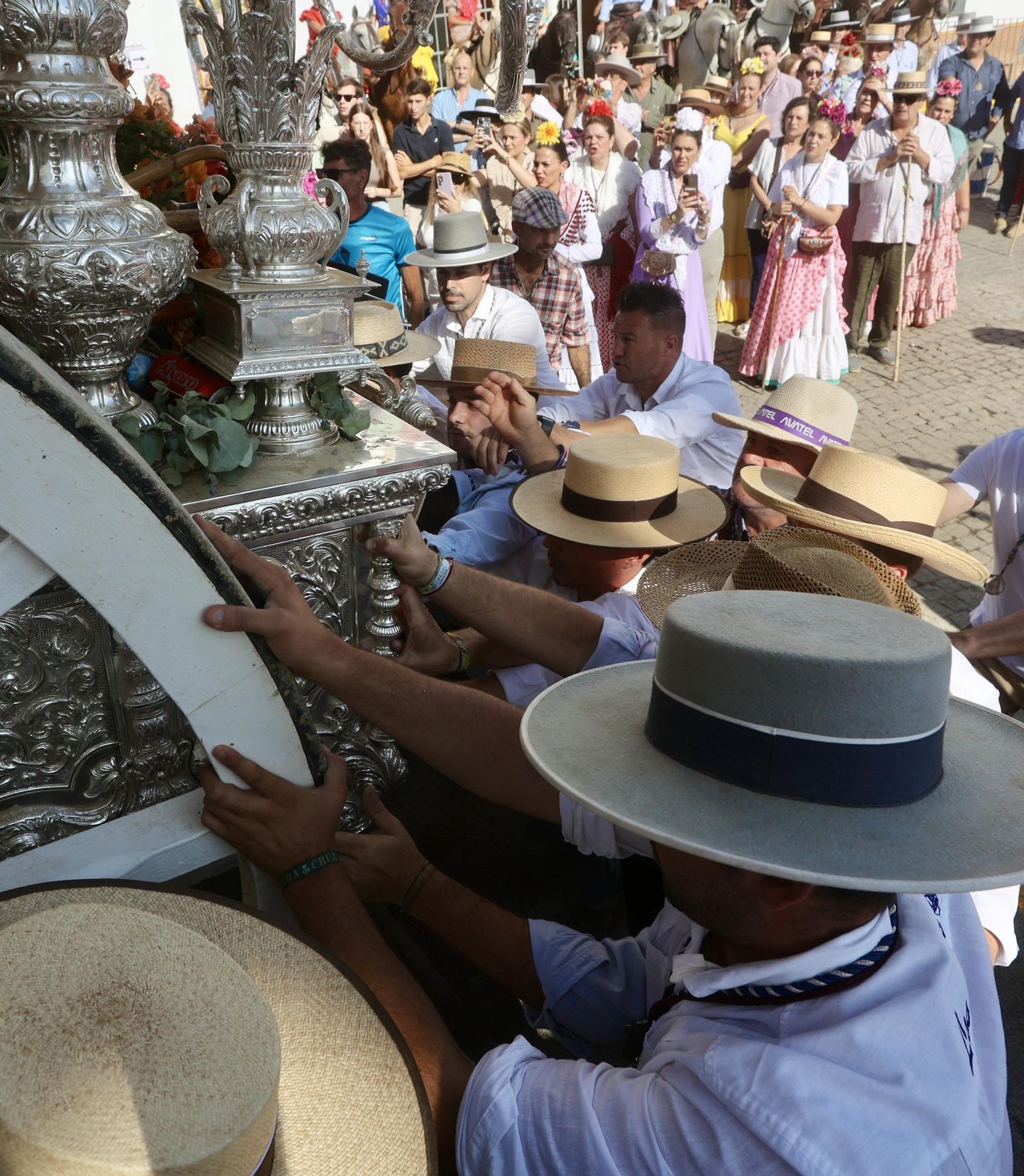 Presentación de las hermandades en Villamanrique