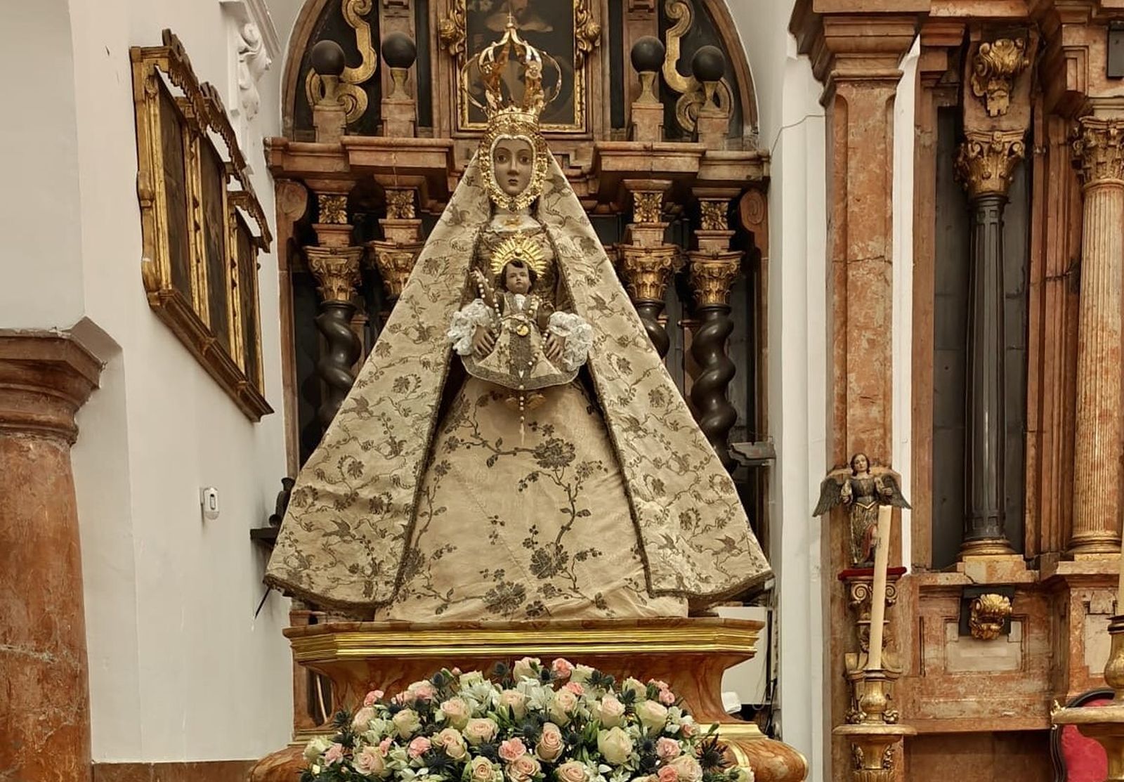 La Virgen de la Sierra, en su santuario de Cabra.