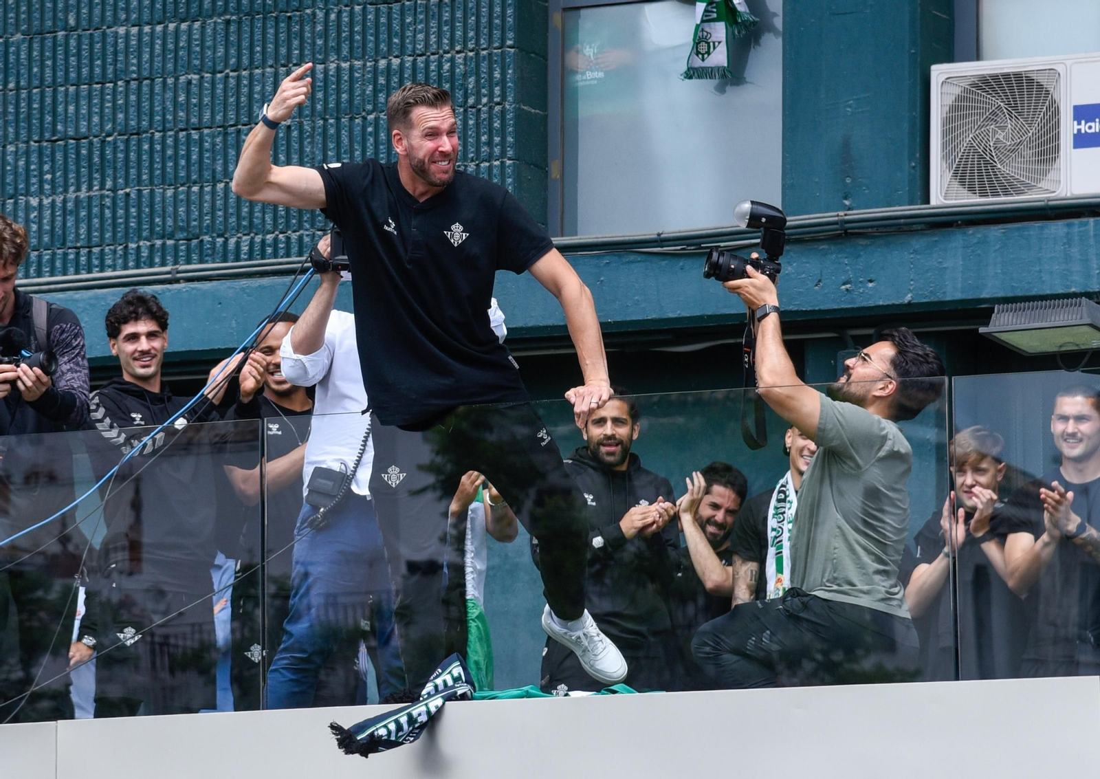 La celebración del Betis en el Villamarín