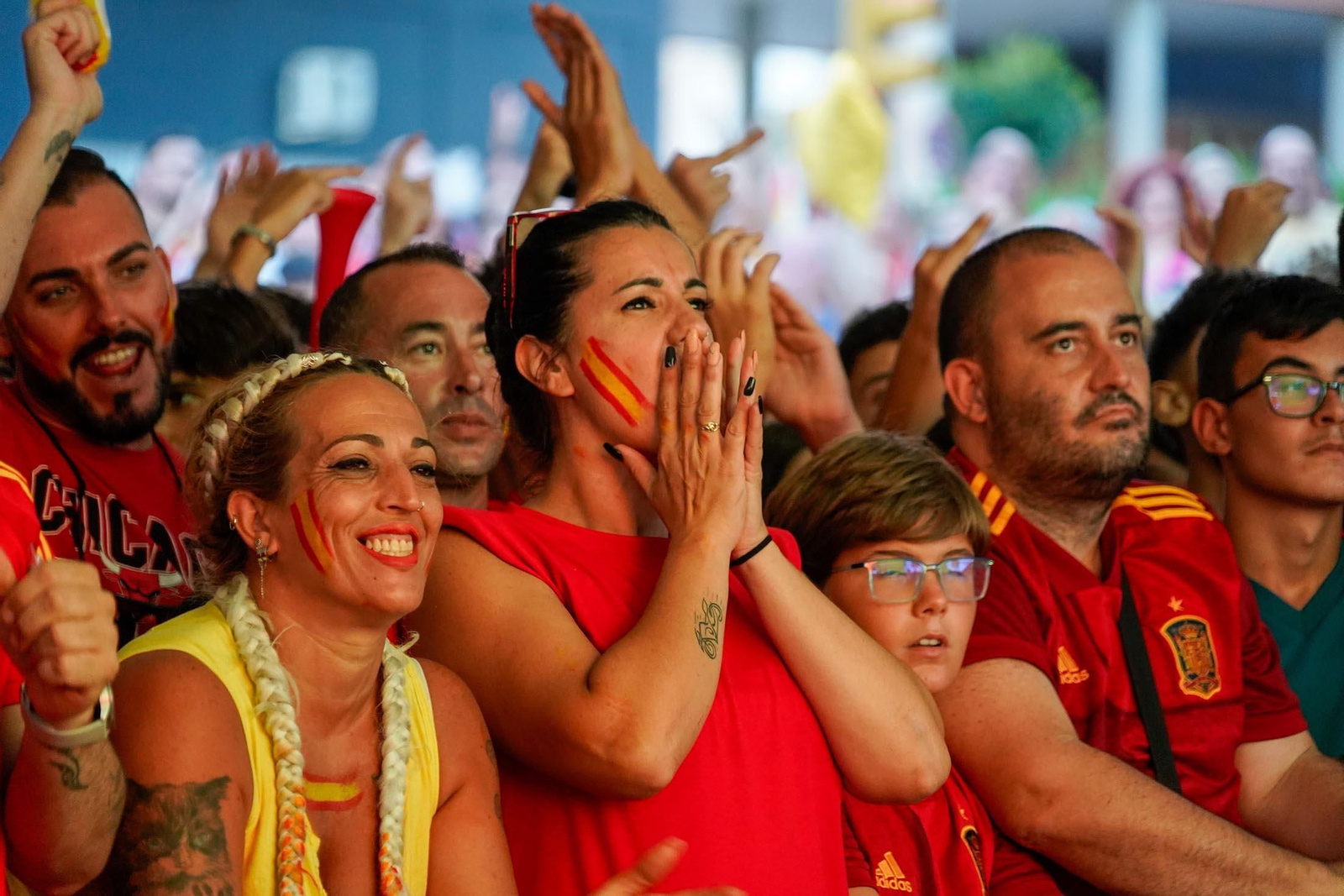 Imágenes del ambiente durante la final de la Eurocopa entre España e Inglaterra Imágenes del ambiente durante la final de la Eurocopa entre España e Inglaterra