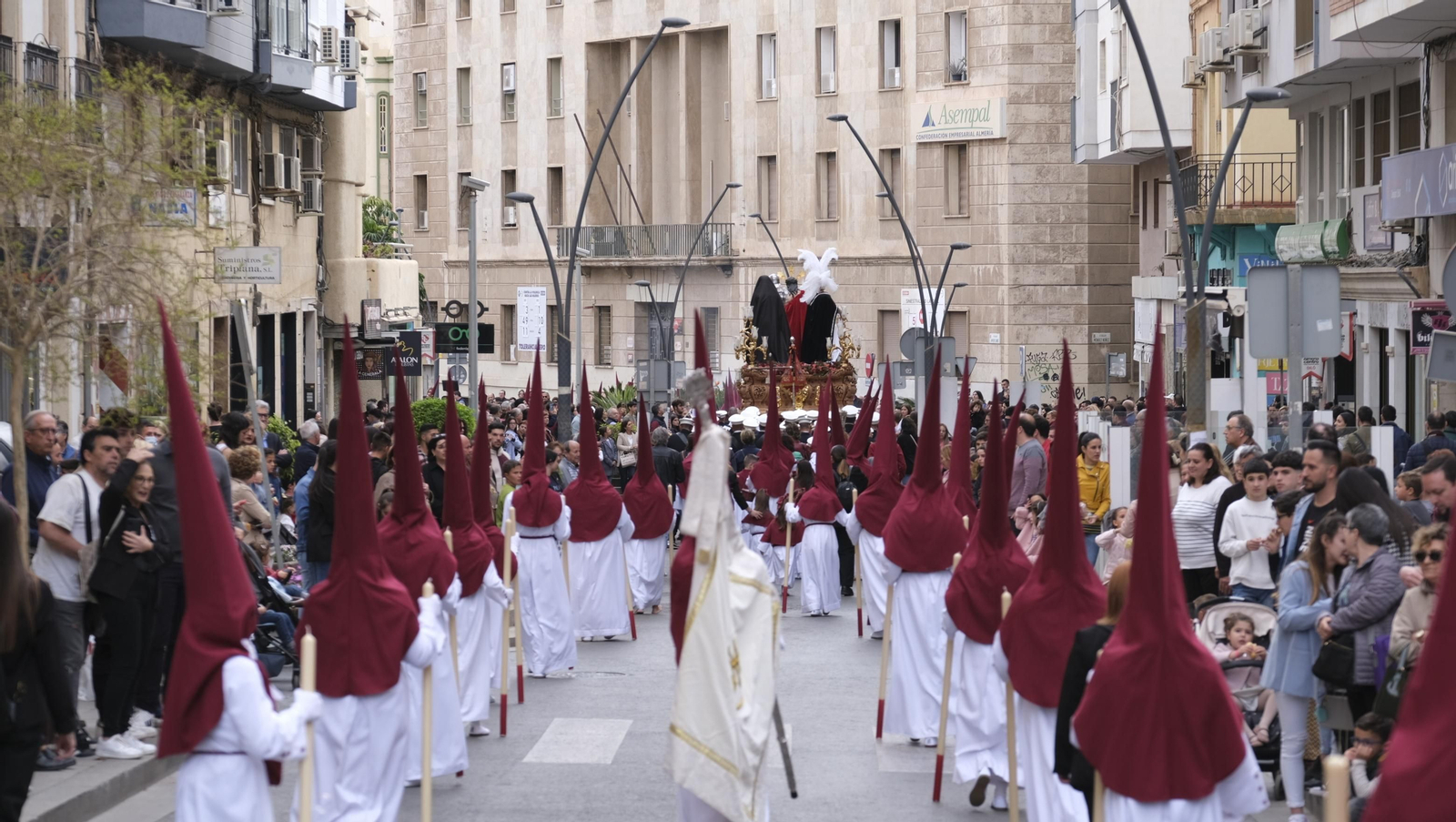 La procesión de Coronación en Almería, en imágenes