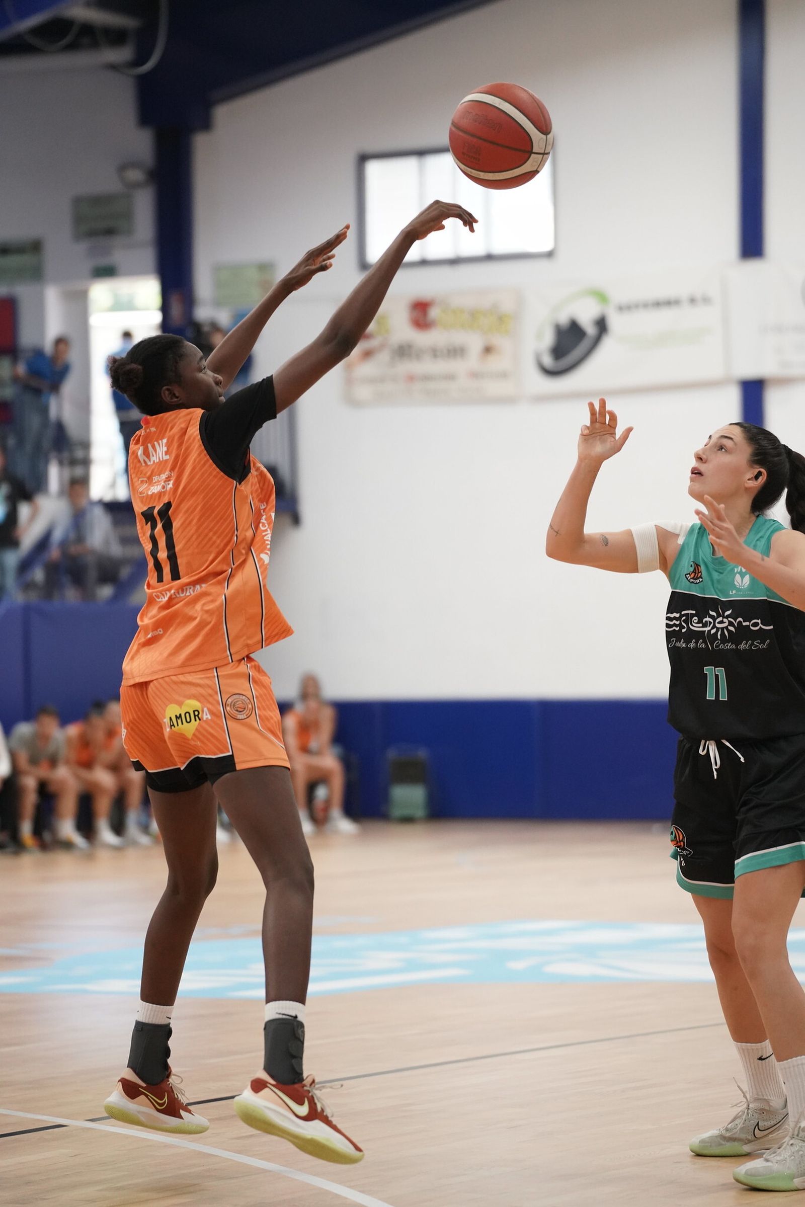 Ambientazo en Estepona para la Final Four de ascenso a Liga Femenina