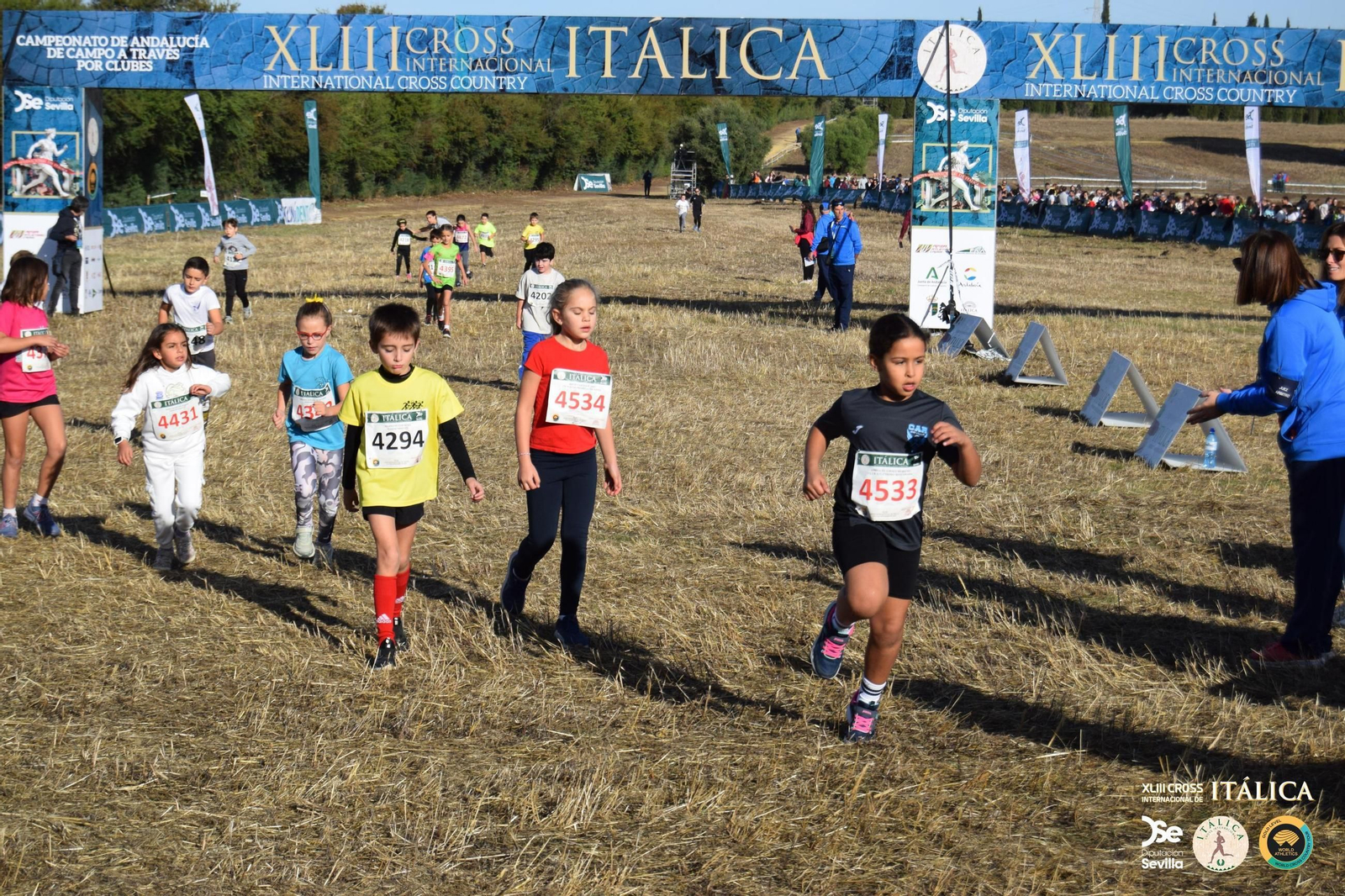 Búscate en las fotos del Cross de Itálica 2025 | 9