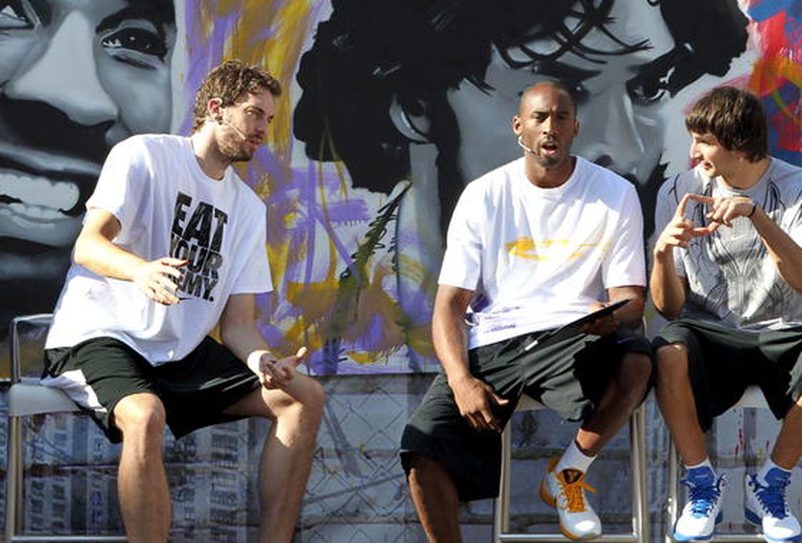 Los Lakers preparan su partido de la gira europea de la NBA frente al Regal Barcelona. / EFE