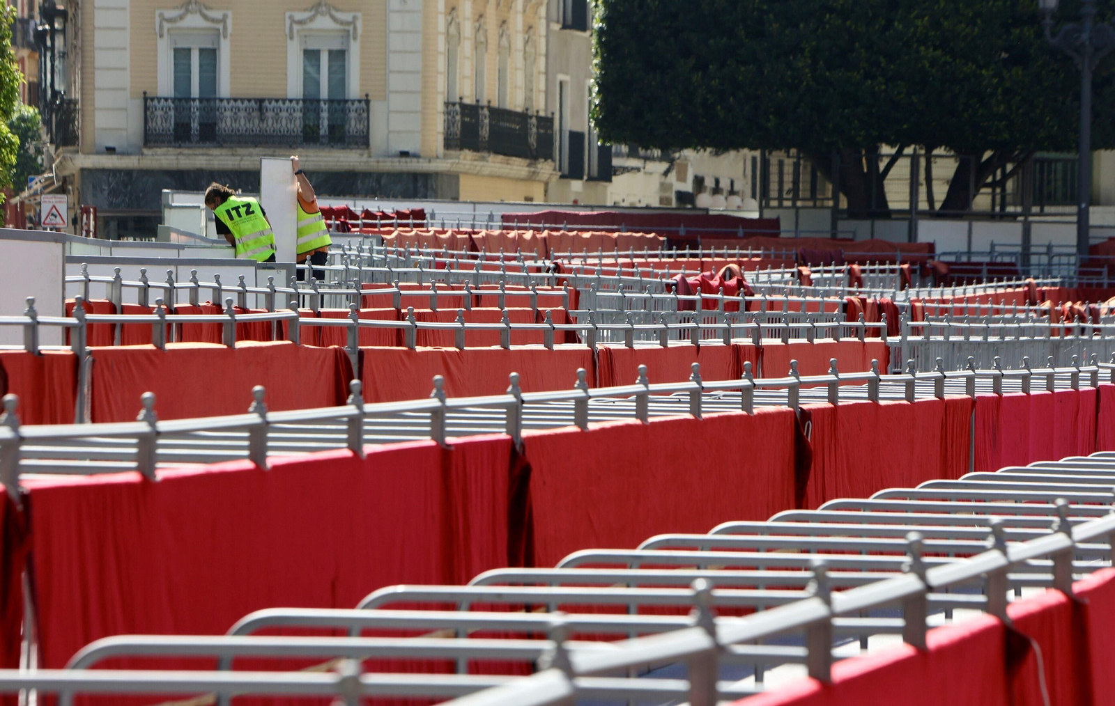 Sevilla, a rebosar en el último fin de semana del invierno