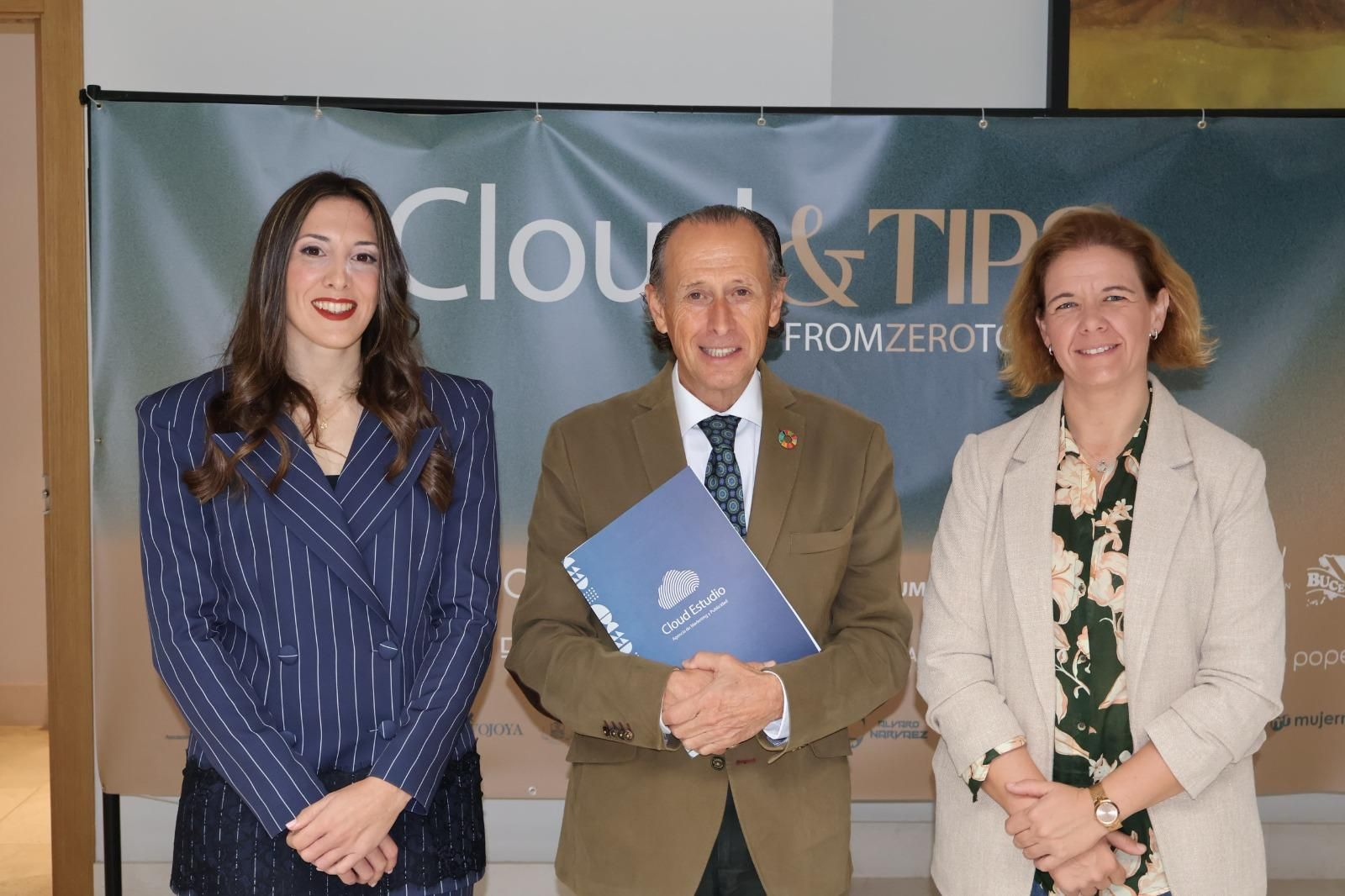 José María Román y Manuela Pérez presentan este proyecto emprendedor en el hotel Barrosa Park.