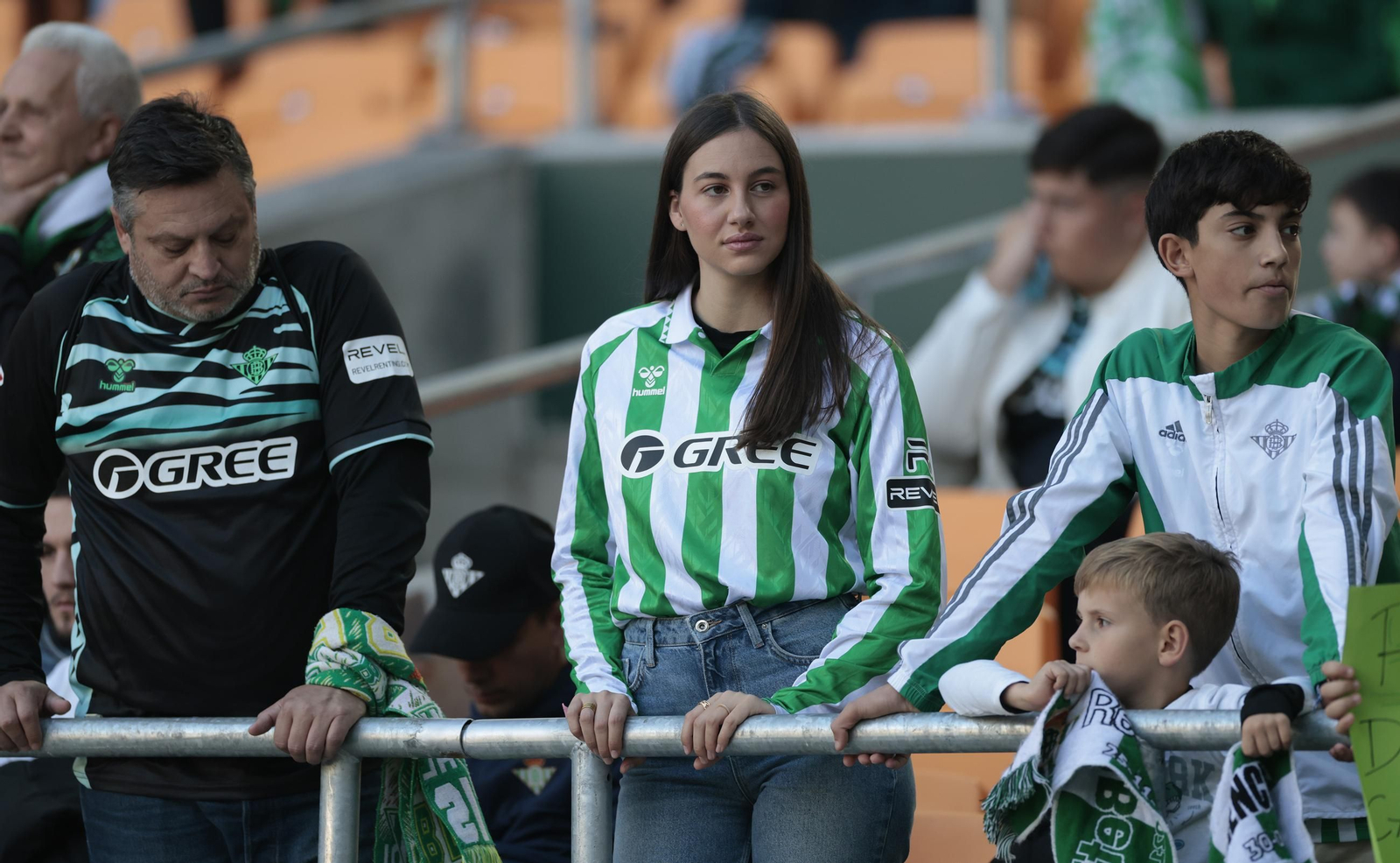 Búscate en las fotos del Betis - Girona