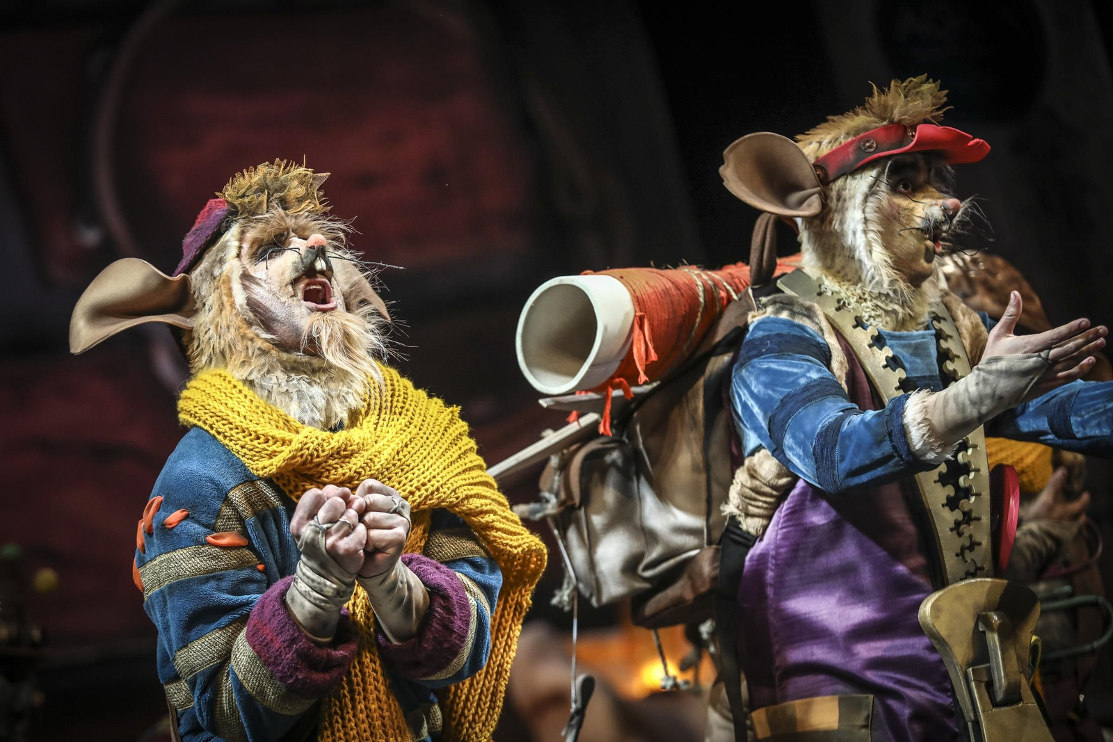 La comparsa 'Los listos' durante su actuación