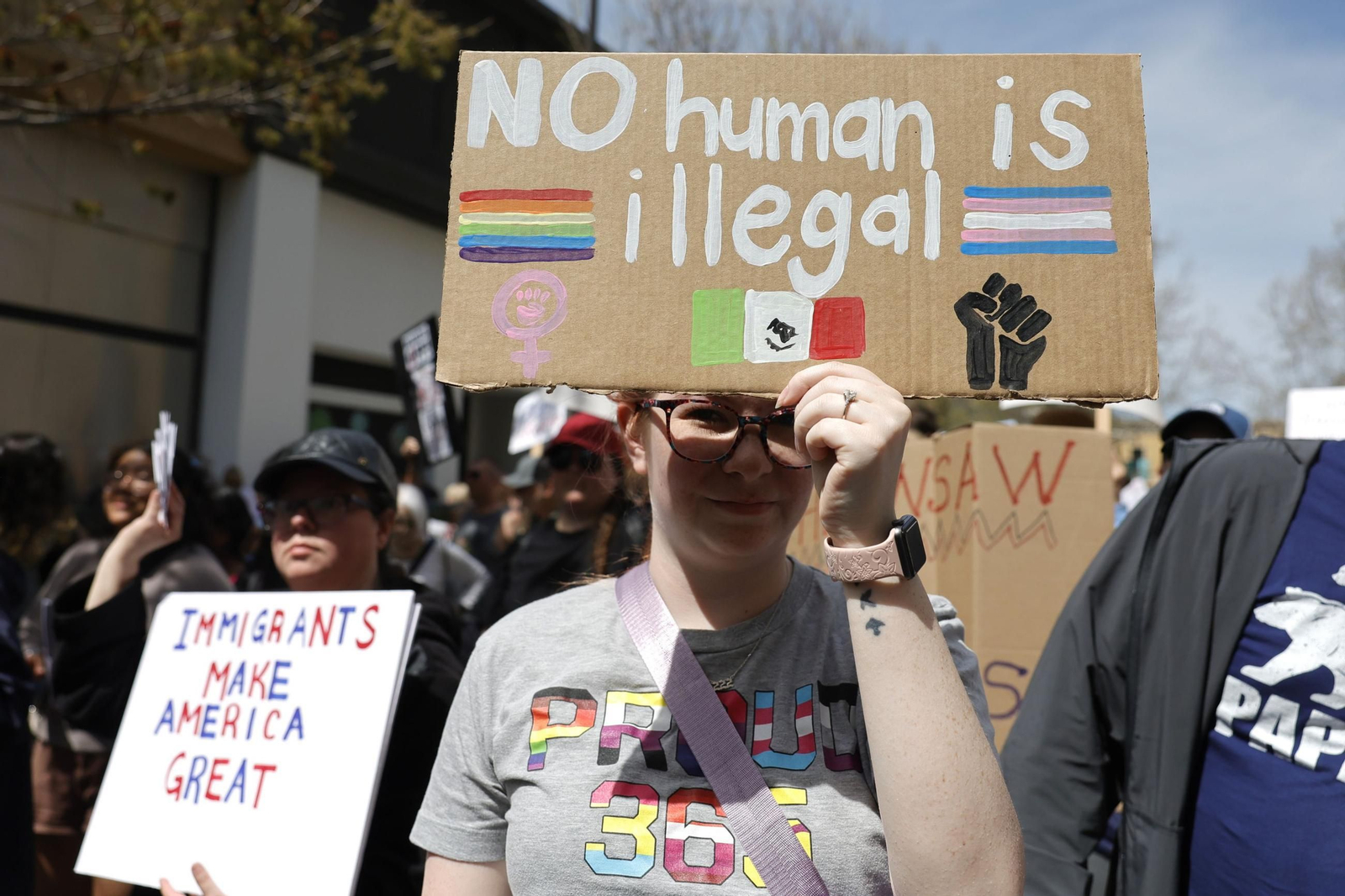 Miles de manifestantes contra Trump y Musk en EEUU: "¡Quita tus manos!"