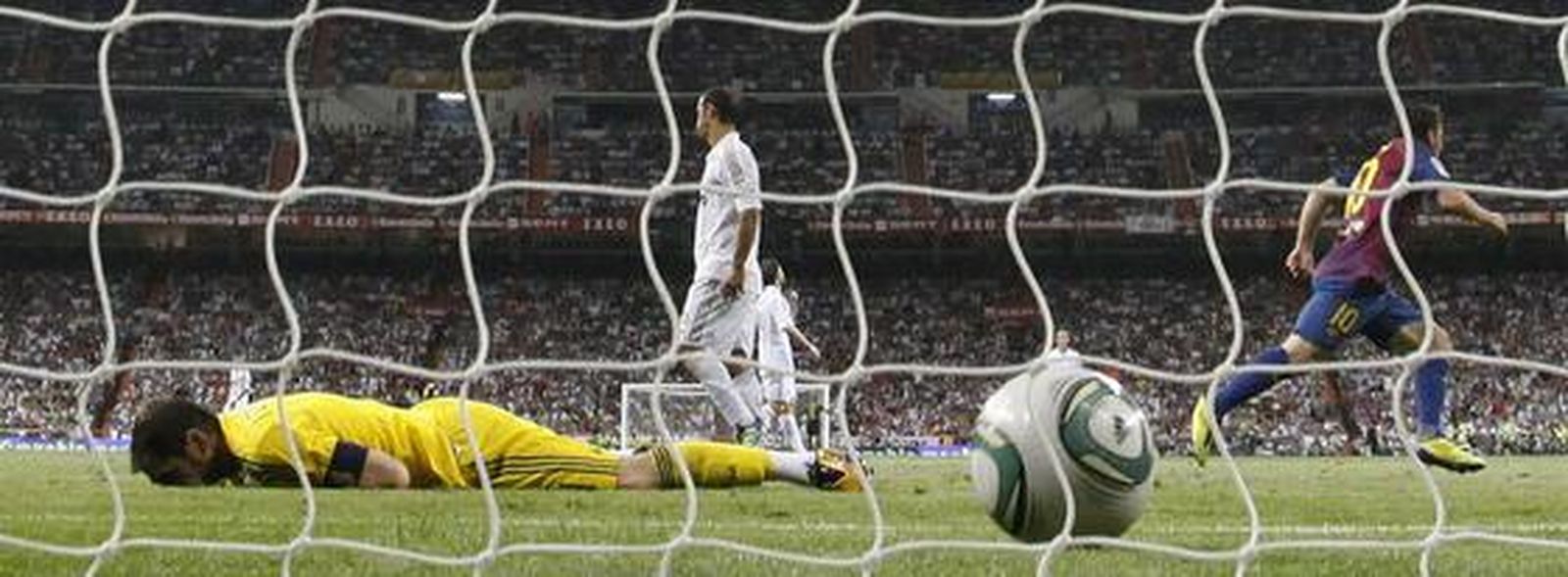 El Real Madrid y el Barcelona empatan 2-2 en la ida de la Supercopa. / Reuters