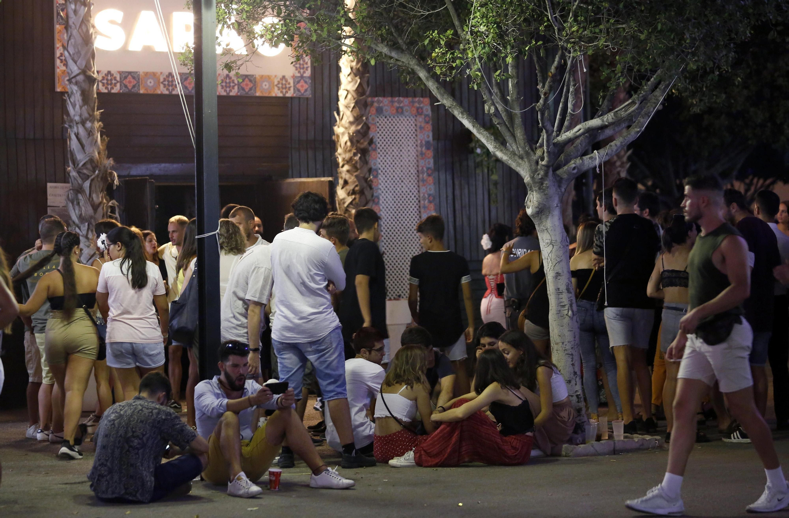 Fotos del cuarto día de Feria de Málaga en el Centro y la noche en el Real