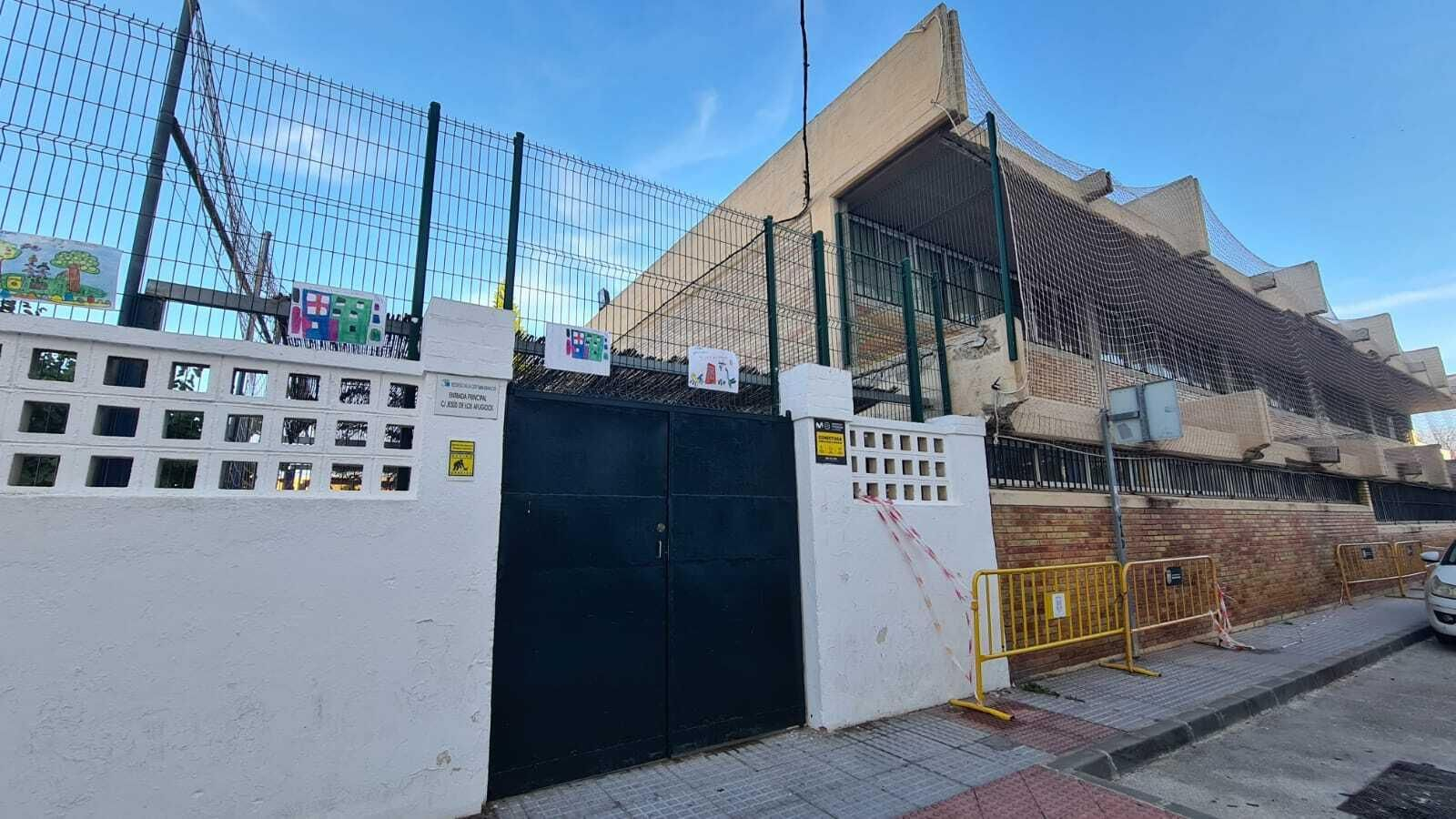 El edificio principal del colegio San Ignacio sin uso docente por su mal estado. El edificio principal del colegio San Ignacio sin uso docente por su mal estado.
