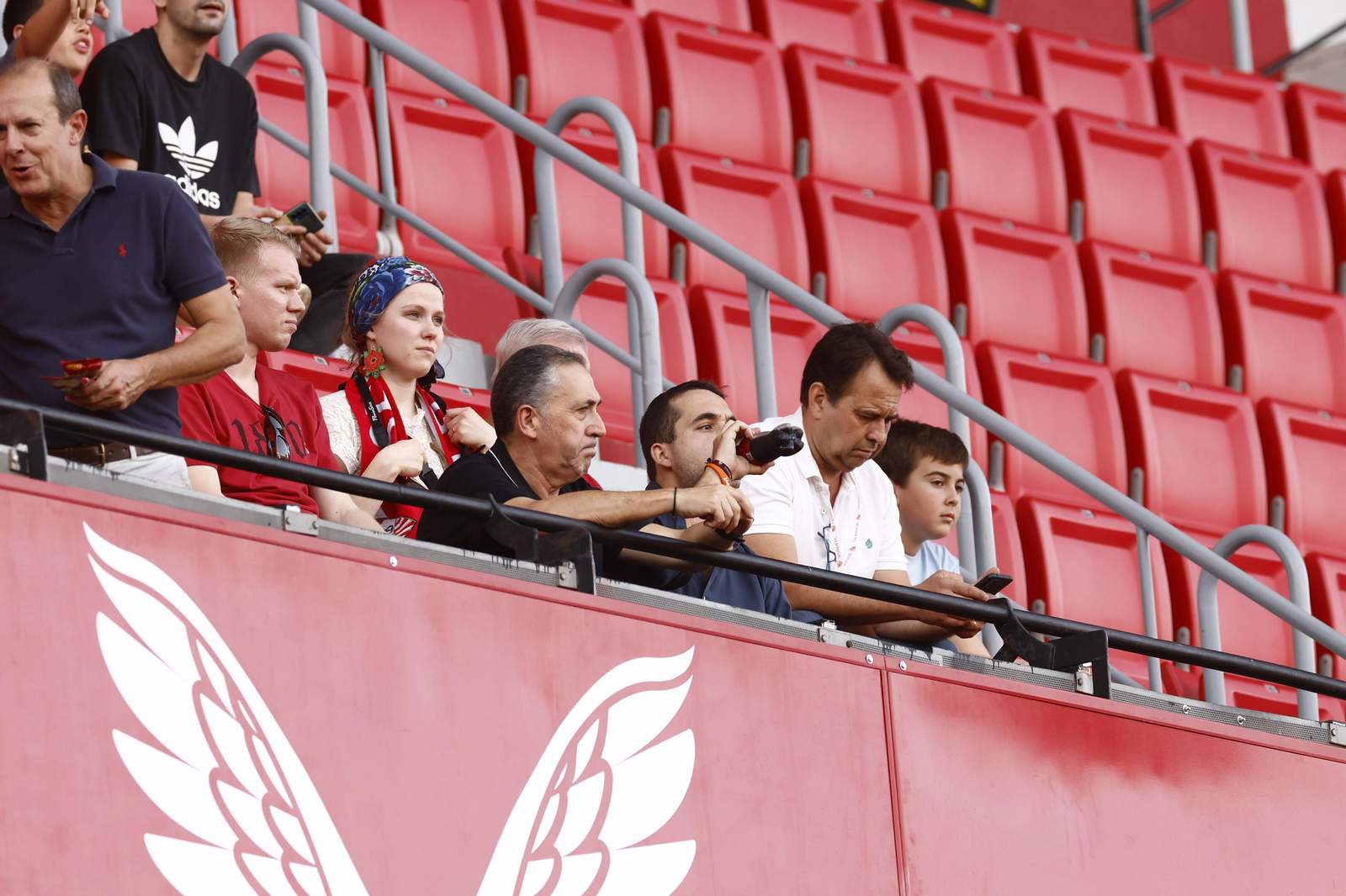 Búscate en las fotos del Sevilla-Valencia