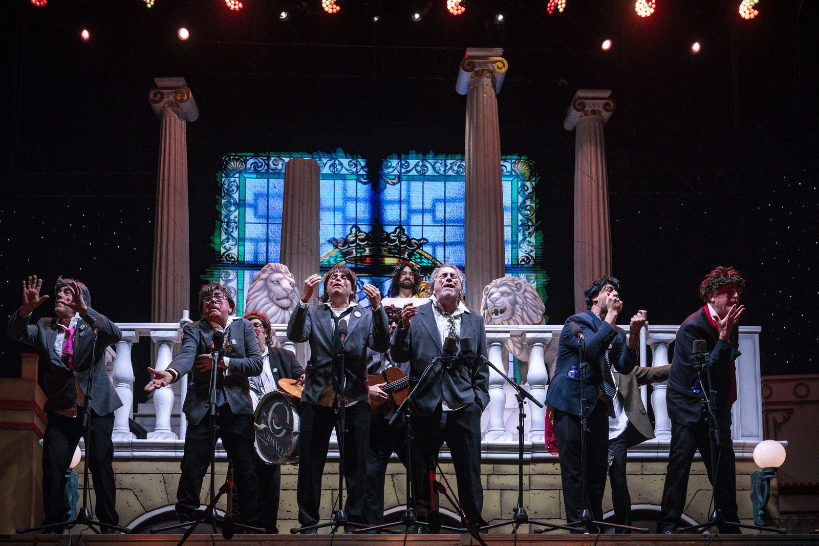 Las imágenes del pregón y la boda de Manu Sánchez en el Carnaval de Cádiz 2026