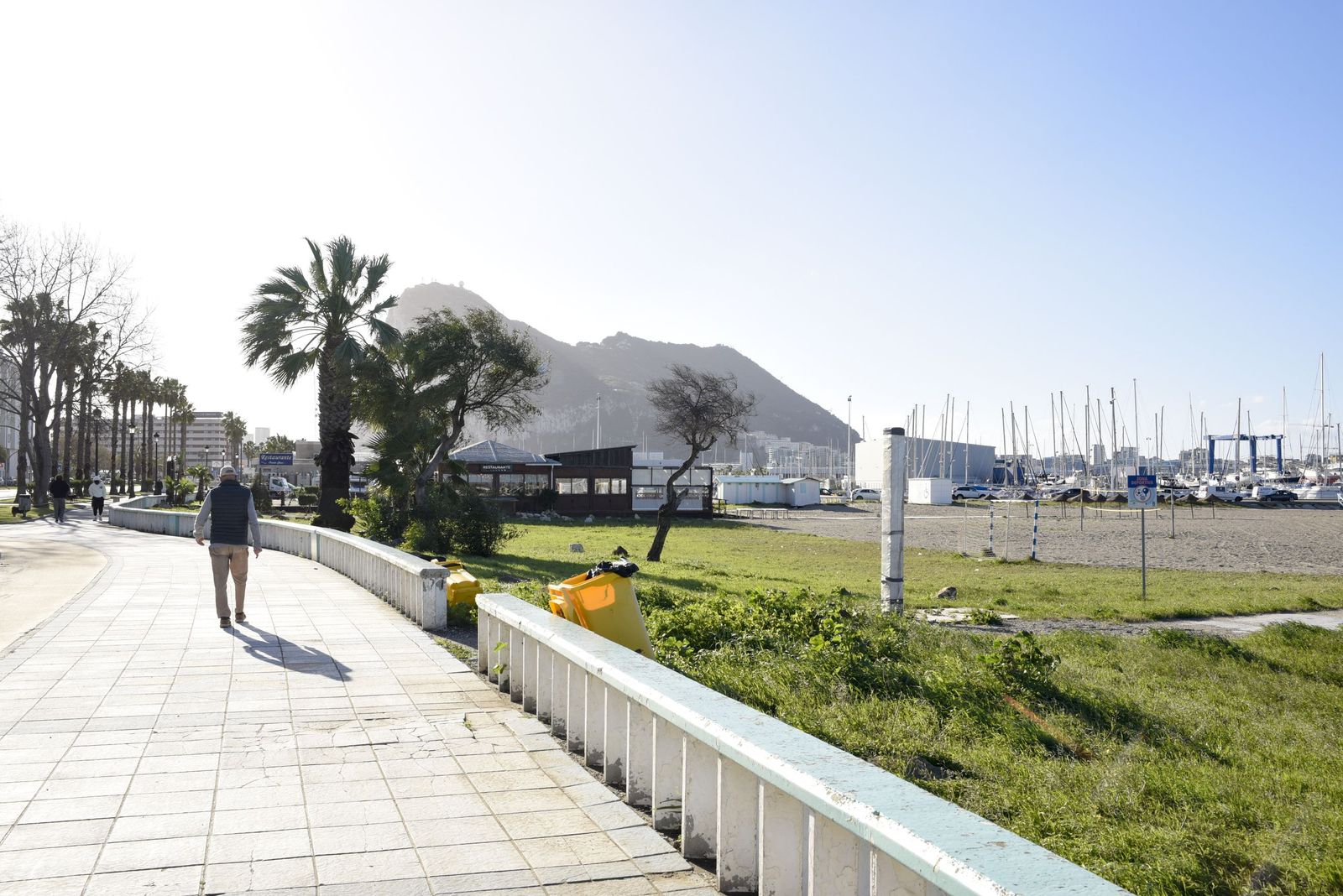 Las fotografías de un sábado en las playas de La línea tras las borrascas
