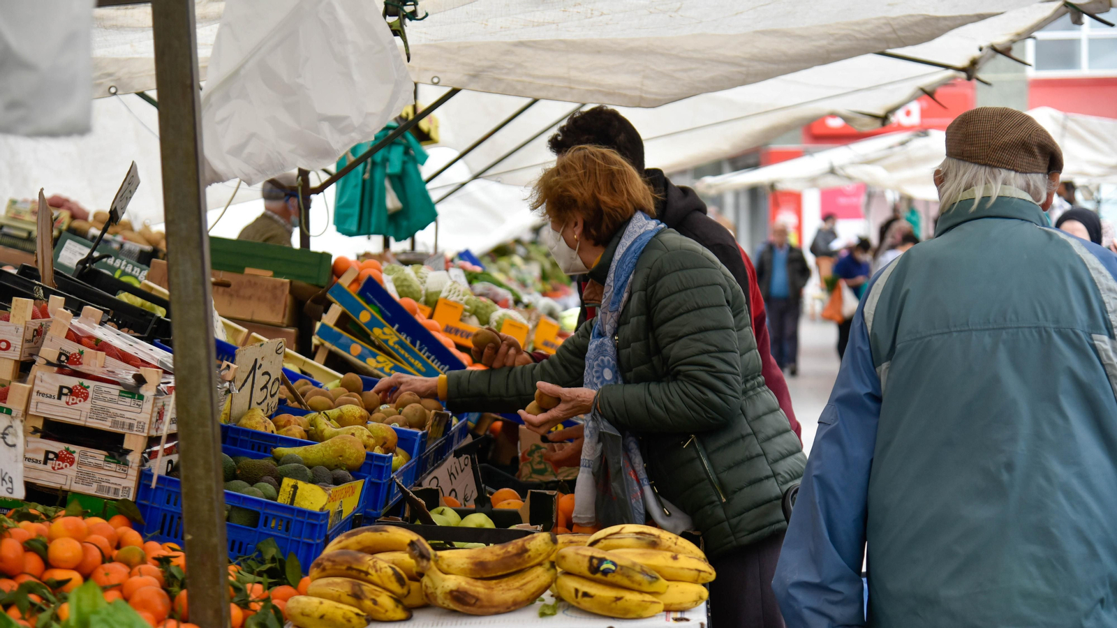 Los mercados de abasto de Algeciras y La Línea tras diez dias  de paros en el transporte