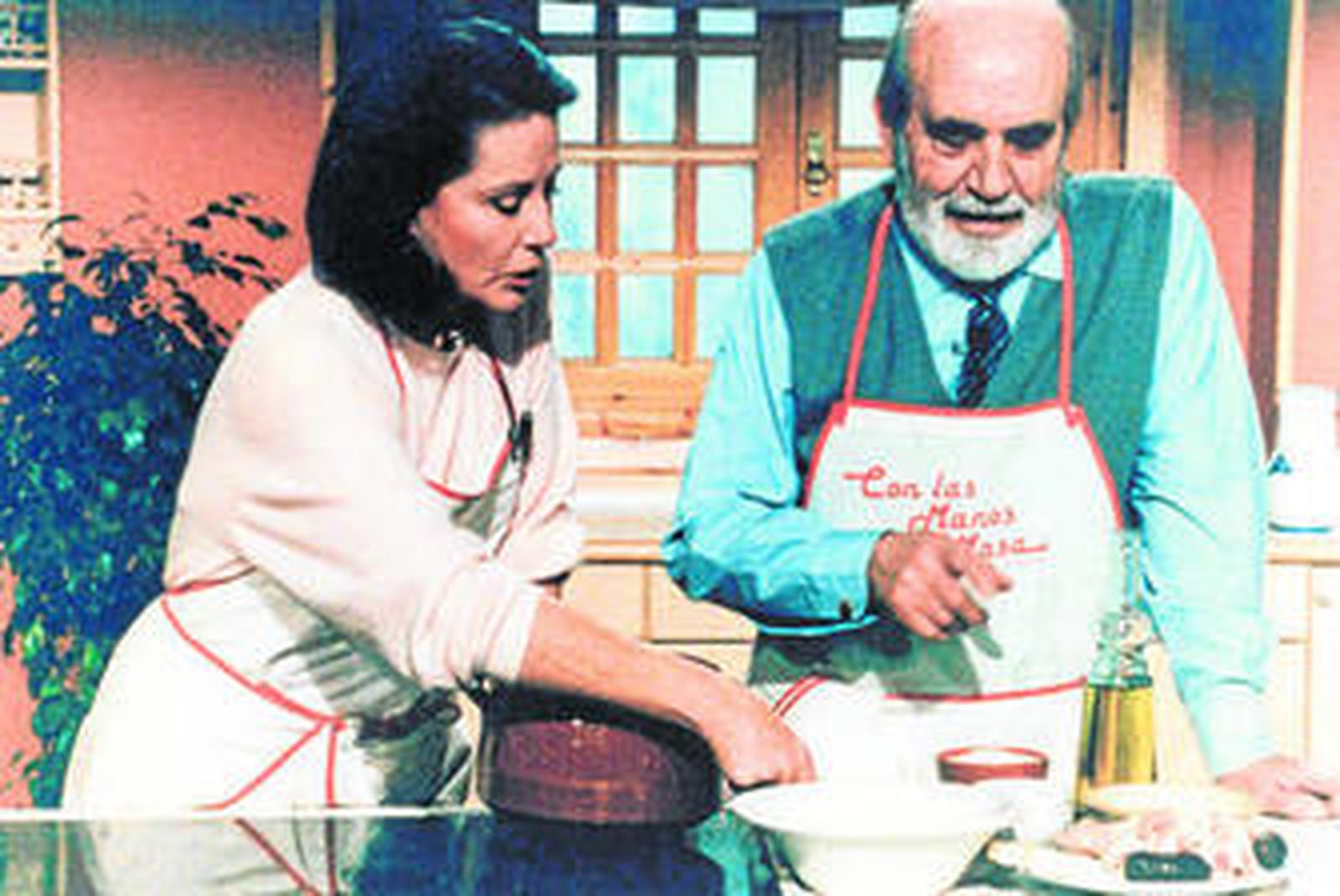 Elena Santonja con Antonio Ferrandis, intérprete en varias películas del marido de la presentadora, Jaime de Armiñán.