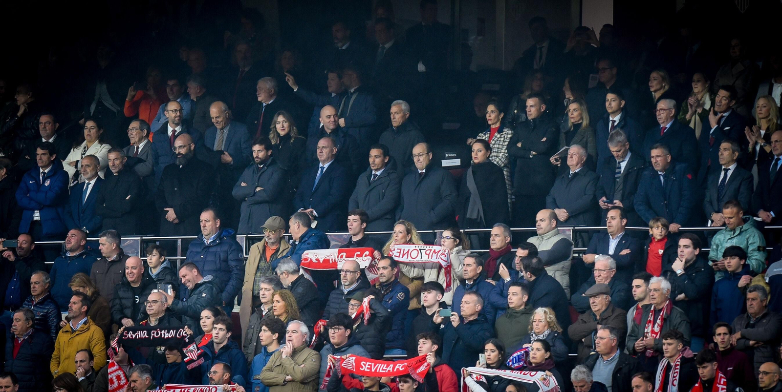 Del Nido Carrasco, junto a Pepe Castro, en el palco del Ramón Sánchez-Pizjuán.