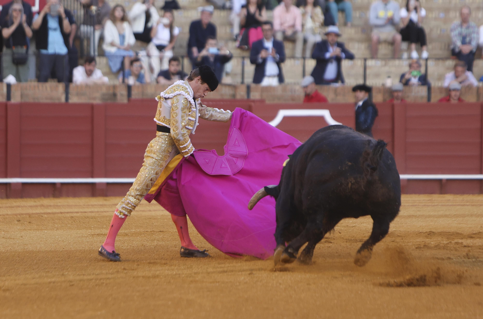 Las mejores fotos de la corrida de toros de Miguel Ángel Perera, Paco Ureña y Borja Jiménez