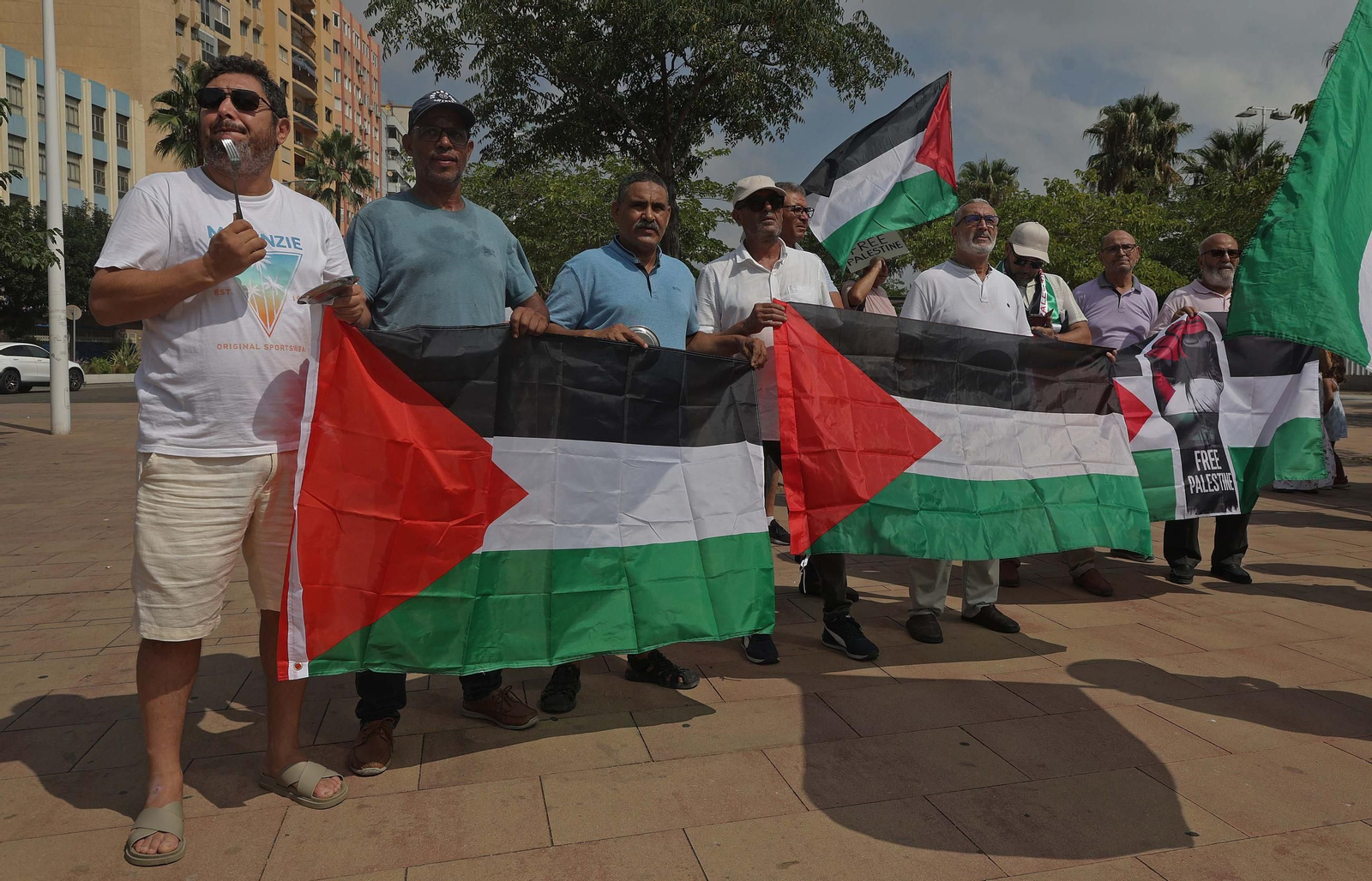 Fotos de la manifestación contra el uso del Puerto de Algeciras, para las operaciones de abastecimiento de Israel en la guerra con Gaza