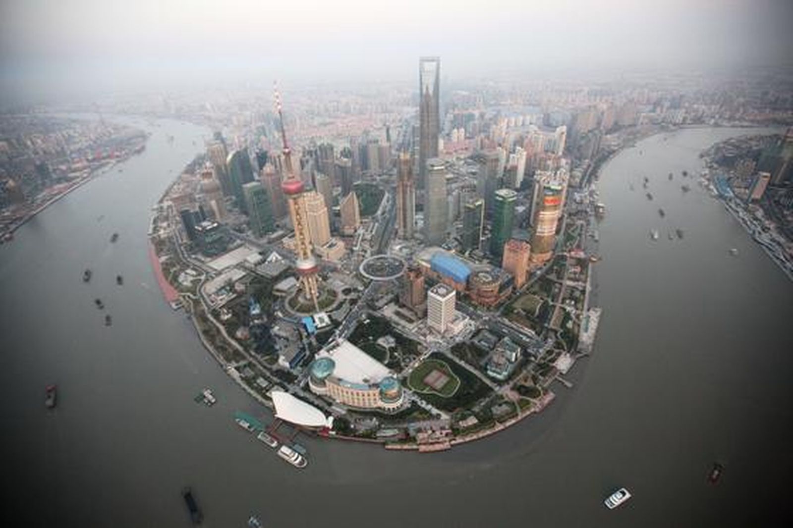 Vista aérea de la zona en que se celebra la Exposición de Shangai.

Foto: AFP Photo