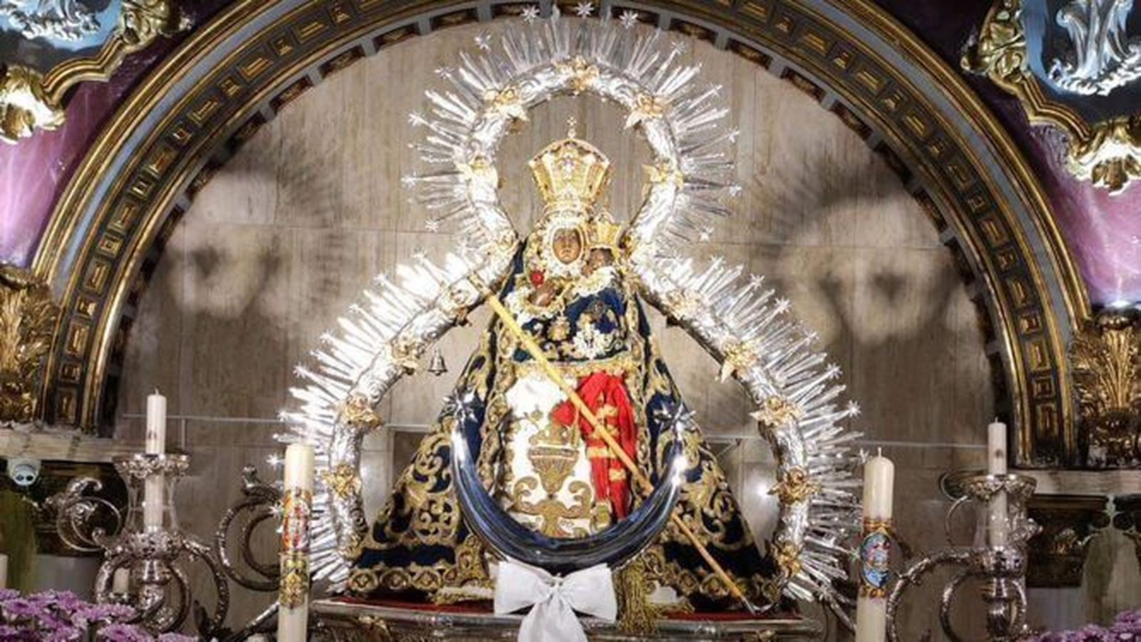 La virgen de la Cabeza en su camerín