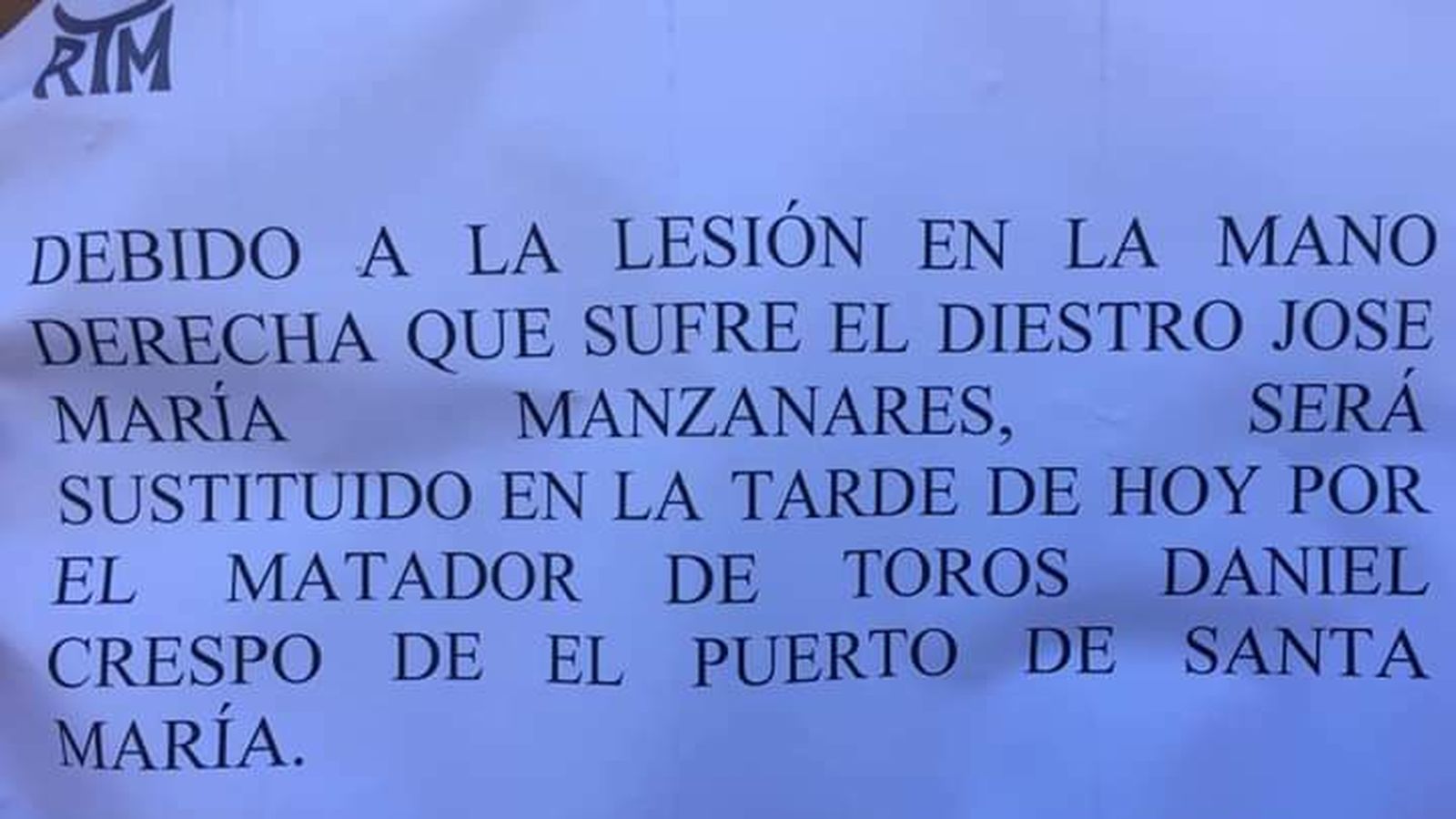 Cartel anunciando la sustitución del alicantino en el coso veratense.