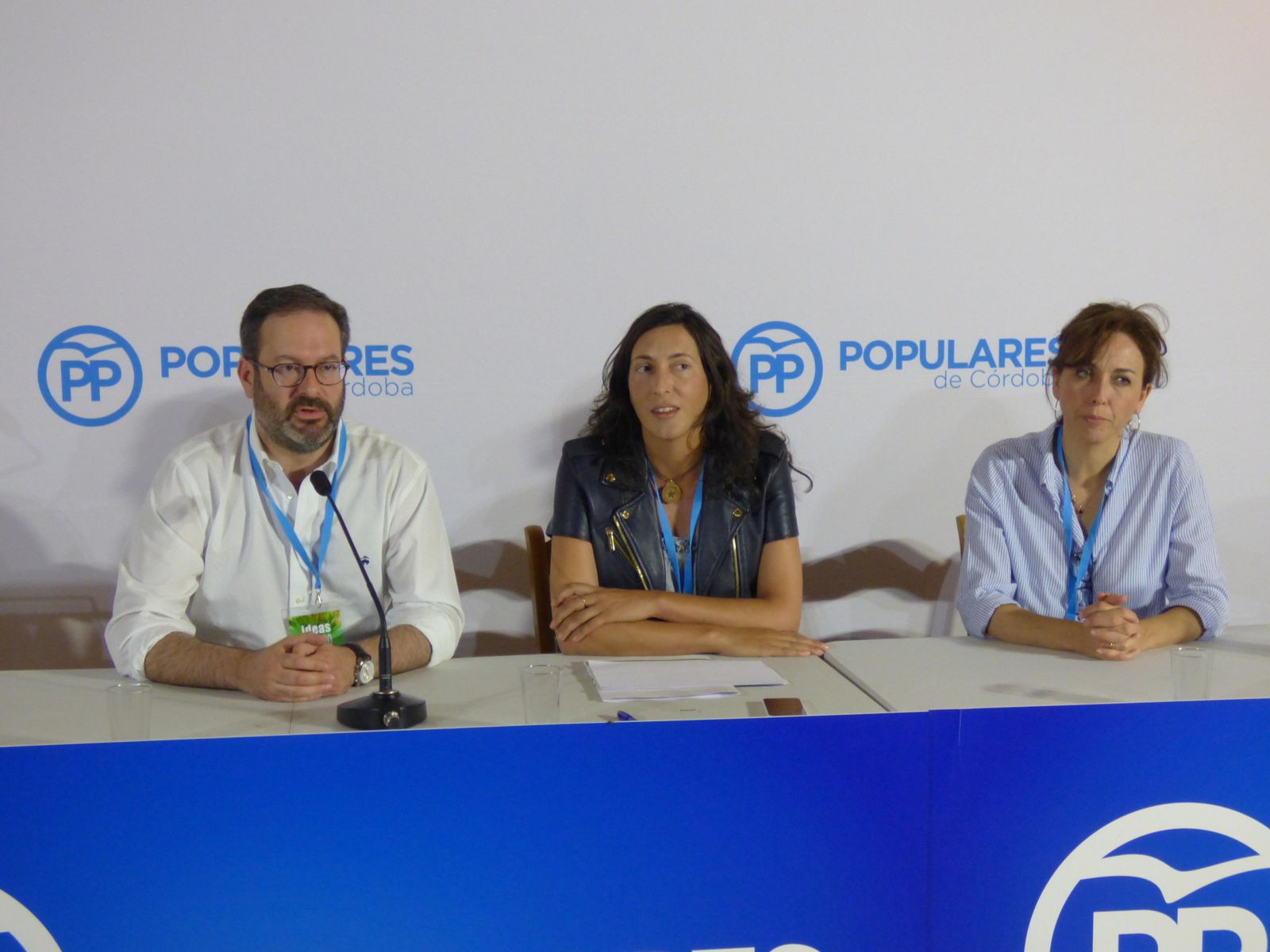 Adolfo Molina, Loles López y María Luisa Ceballos, ayer en la Escuela de Verano del PP.