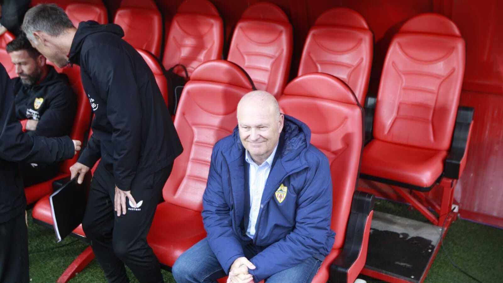 Pepe Mel sonríe minutos antes del comienzo del encuentro.