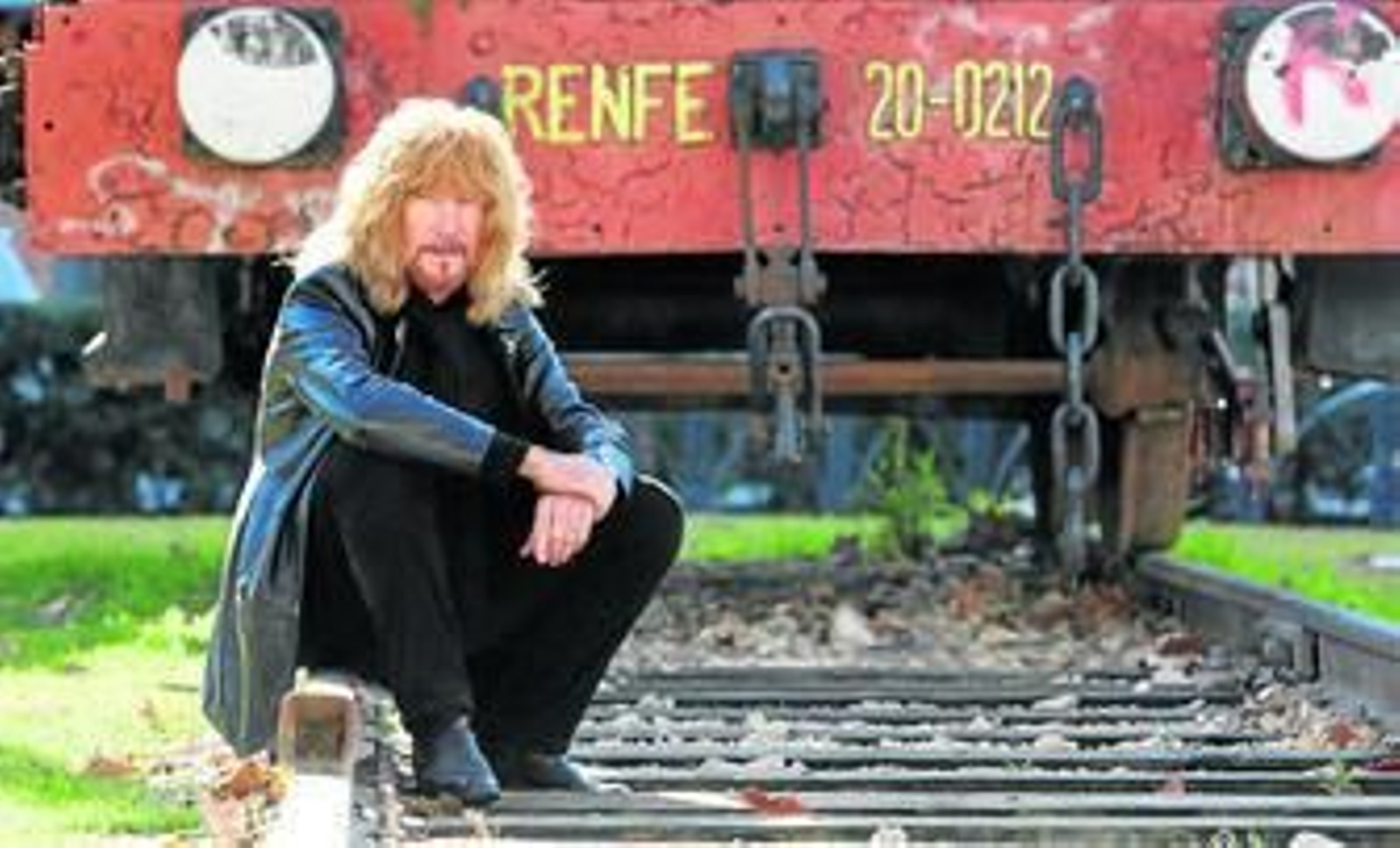 El vocalista de Medina Azahara, grupo de rock andaluz que actúa esta noche en el Zaidín Rock.