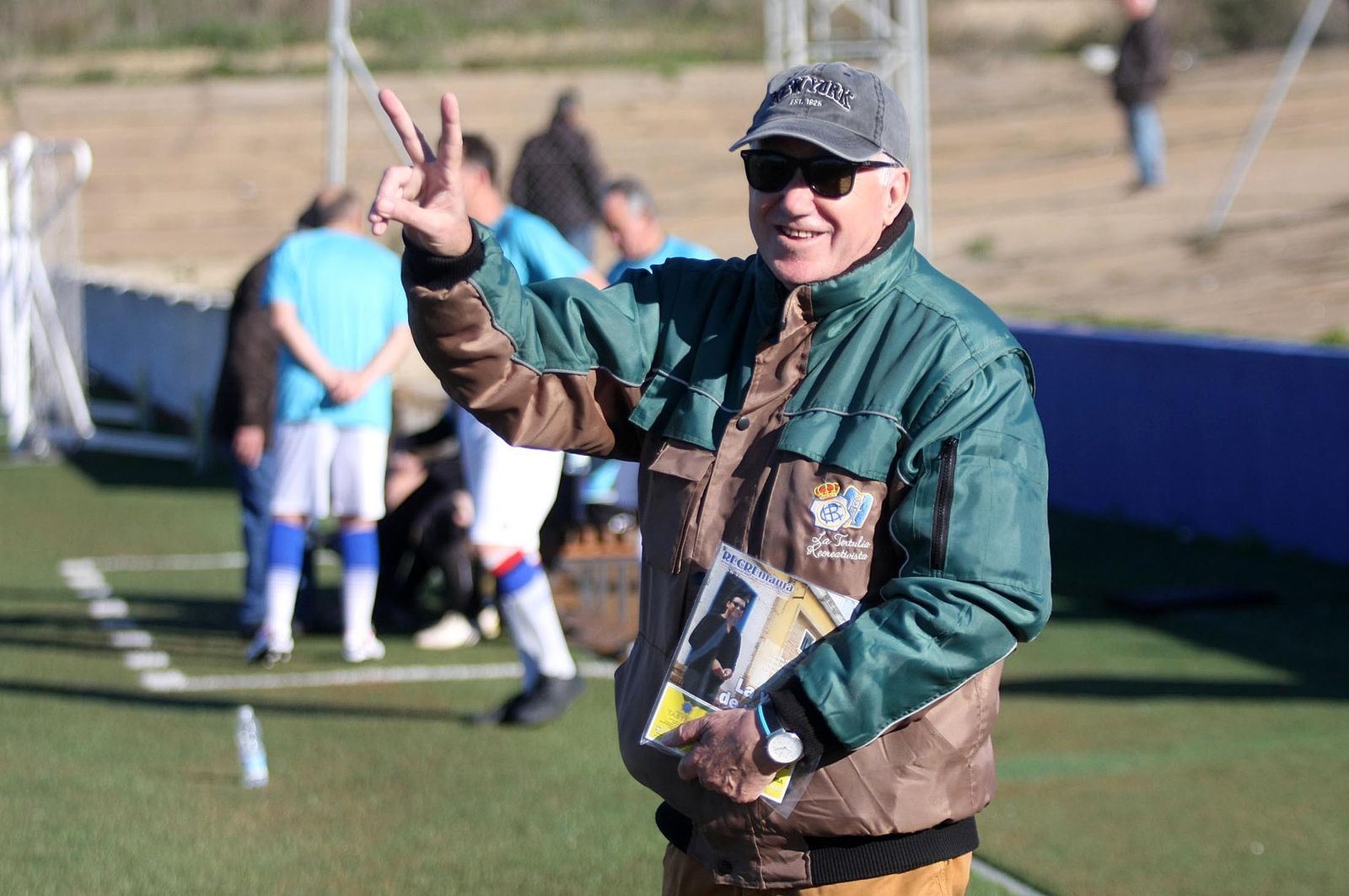 Imágenes del partido homenaje a los árbitros históricos de fútbol de Huelva