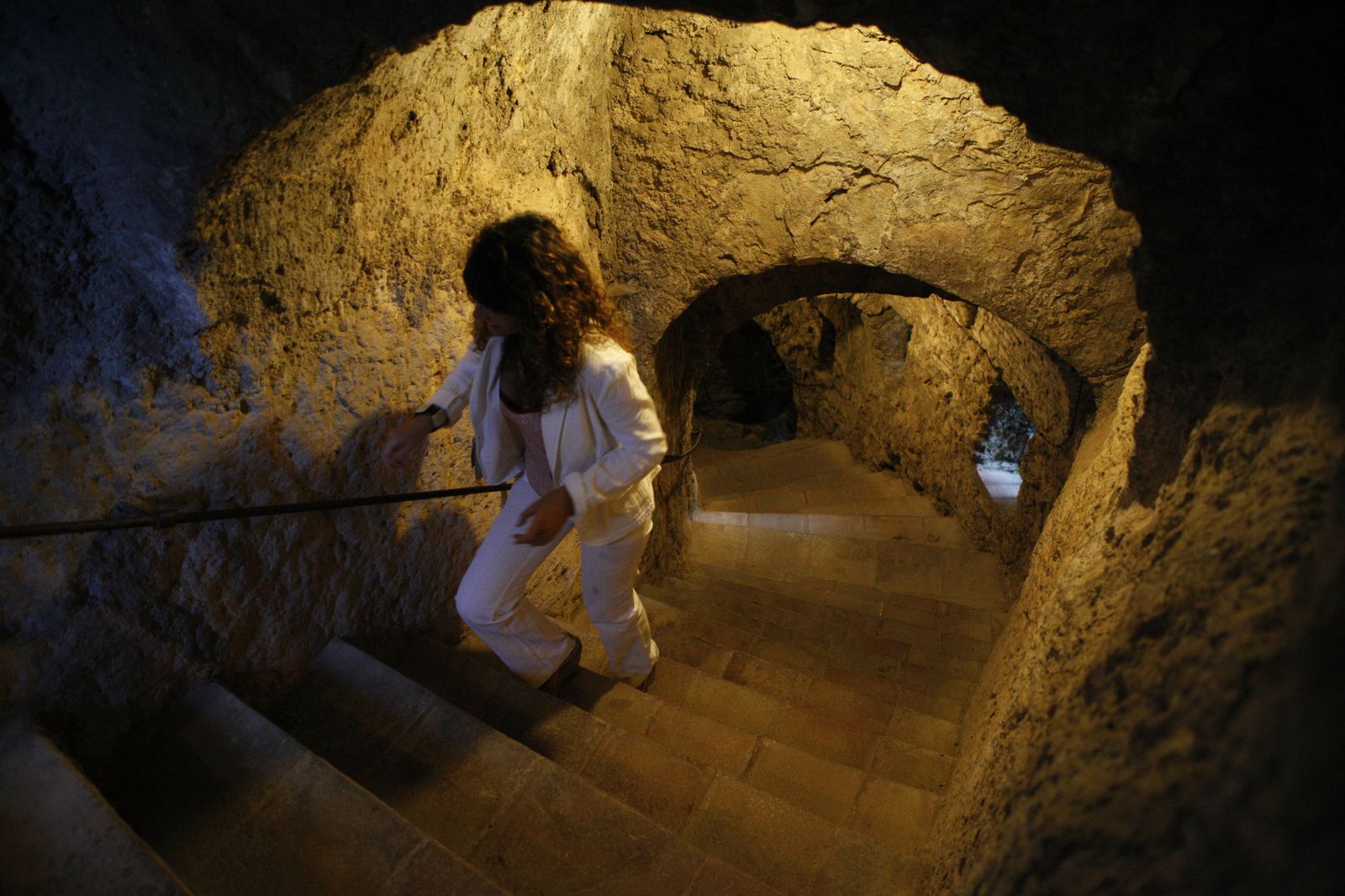 La Mina conduce hasta el fondo del Tajo de Ronda