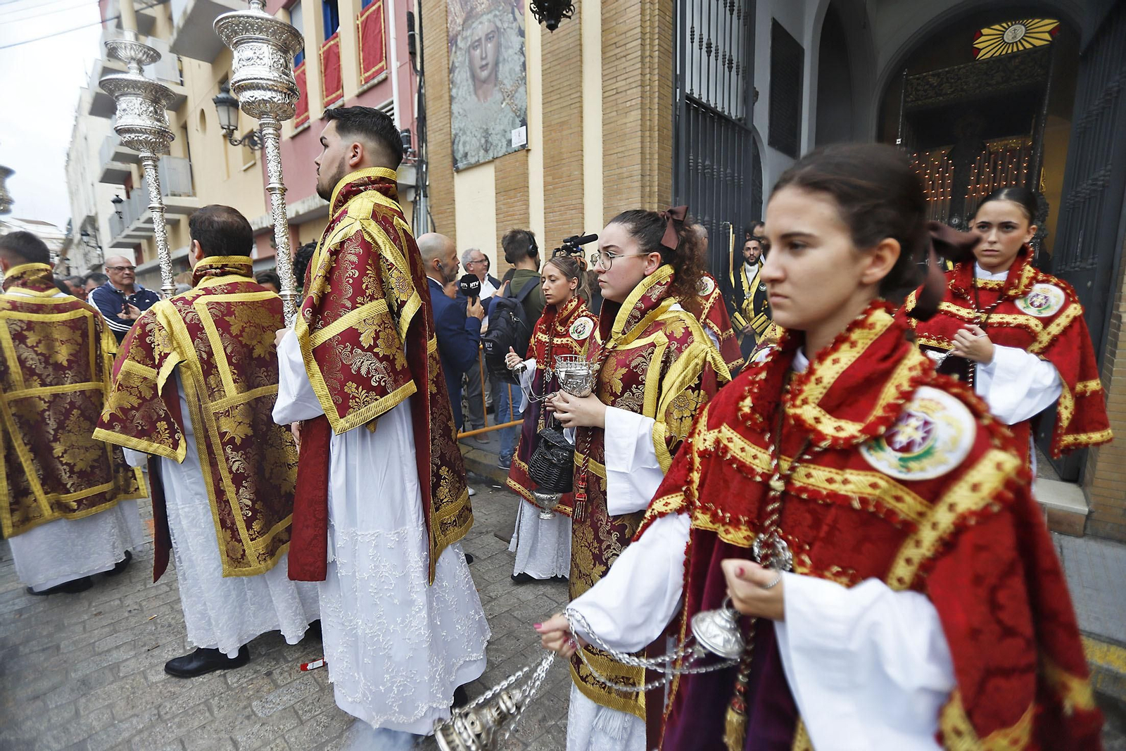 Imágenes de la salida extraordinaria de la Virgen del Rocío y Esperanza
