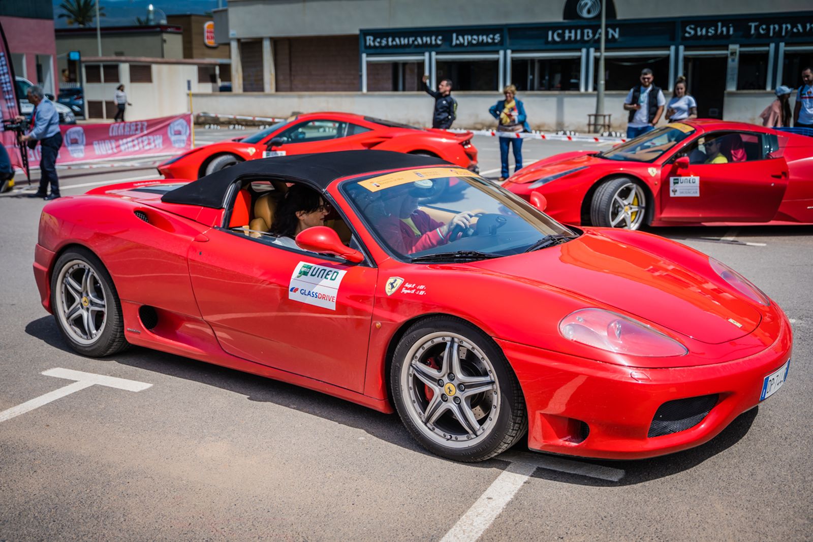 En imágenes: Los Ferrari conquistan Roquetas de Mar