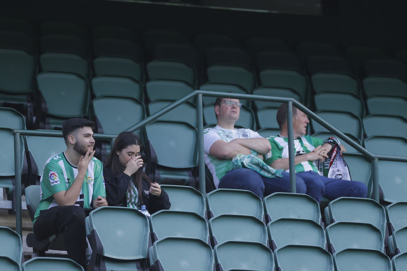 Búscate en las fotos del Betis-Manchester