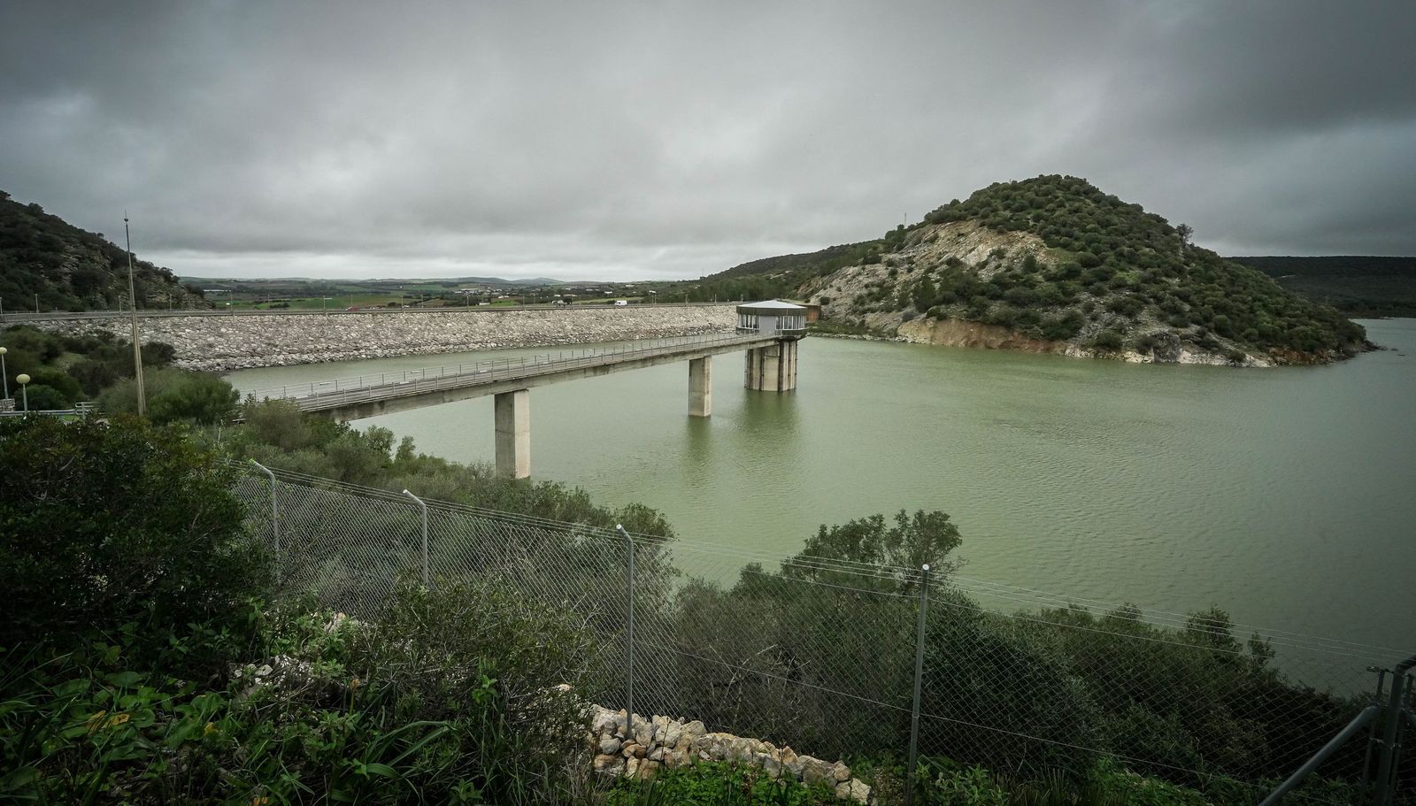 Imágenes del estado actual de los embalses de los Hurones, Guadalcacín y Bornos