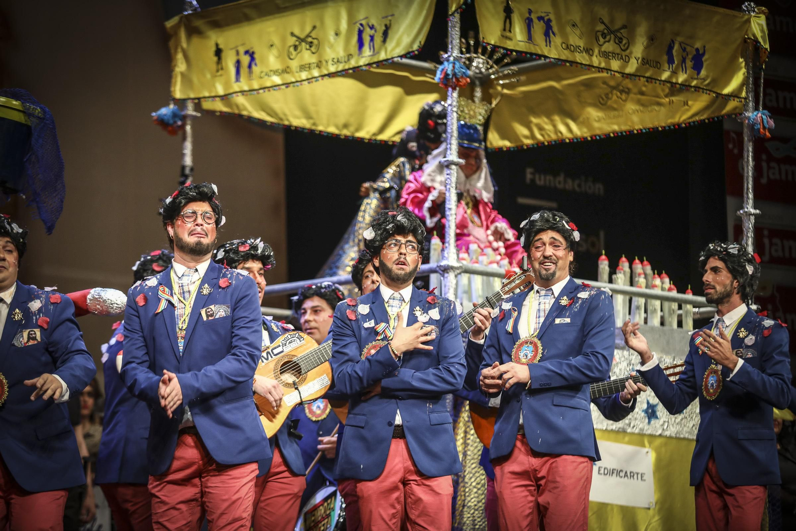 Chirigota Aquí estamos de paso