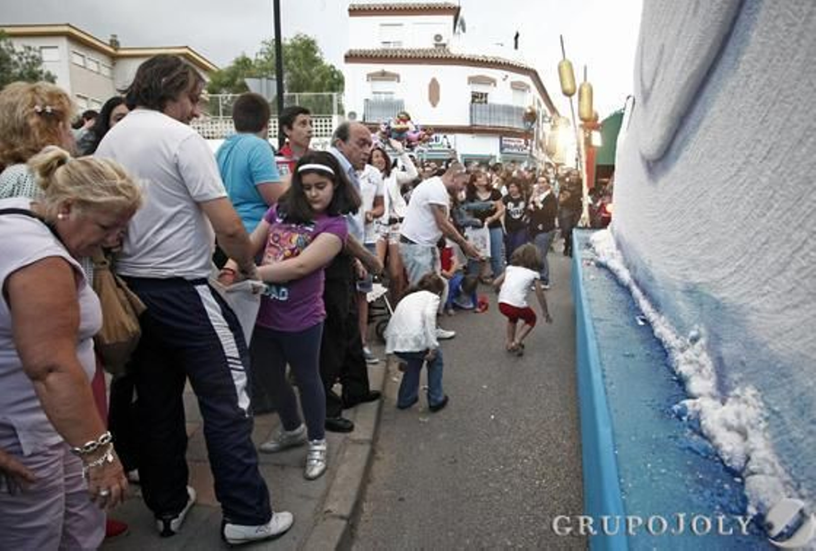 La ubicación de la portada en la avenida Tercer Centenario modifica el recorrido de las seis carrozas.

Foto: Erasmo Fenoy