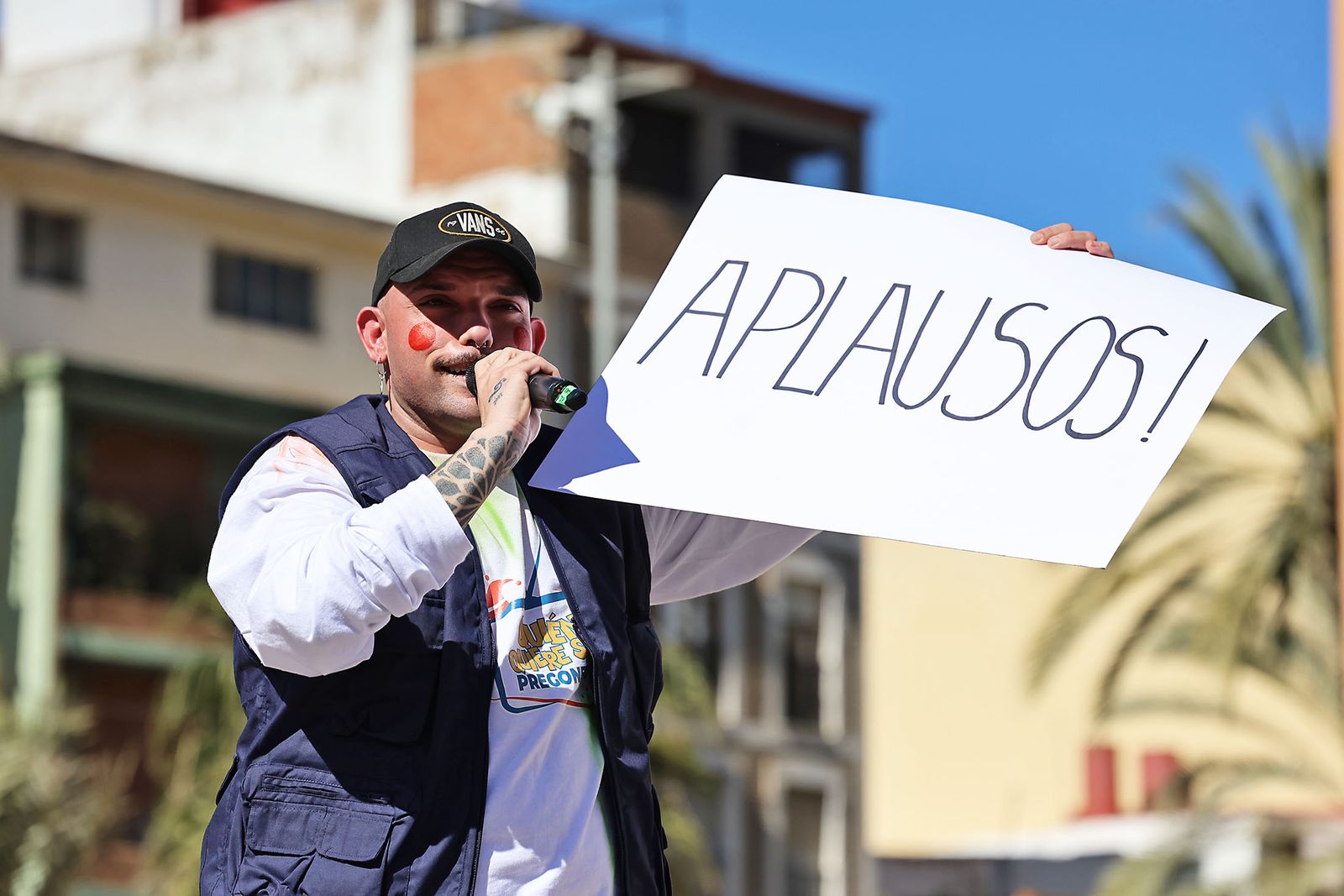 Imágenes del pregón del Caranaval Colombino 2025