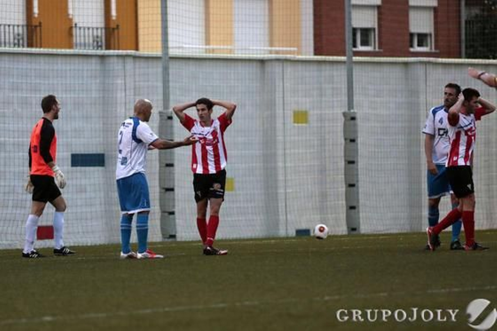 El Algecuras sufre ante el Palo su segunda derrota liguera (2-0).

Foto: Martin Mesa