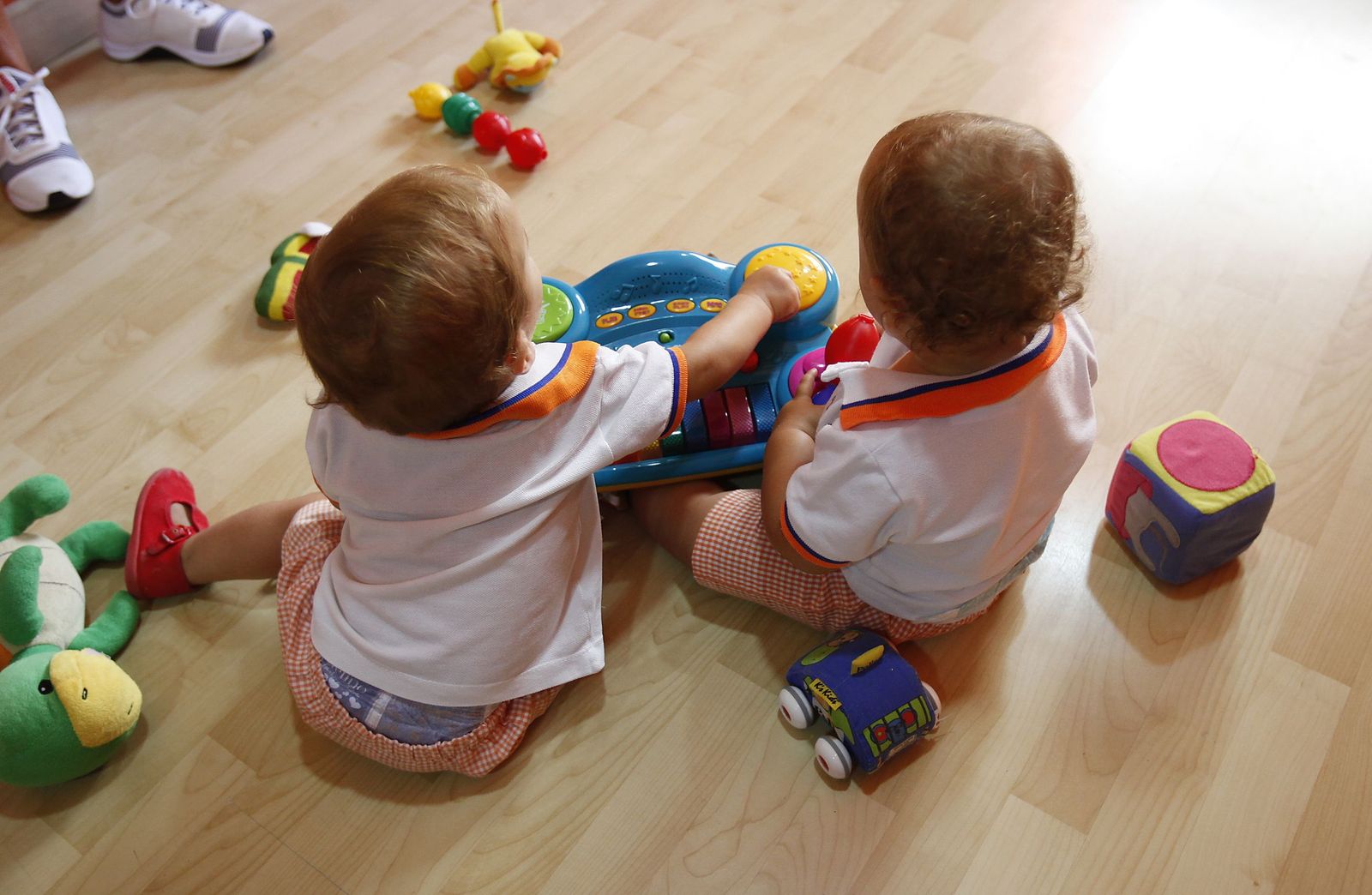 Dos niños en una clase de Infantil en un centro de Sevilla.