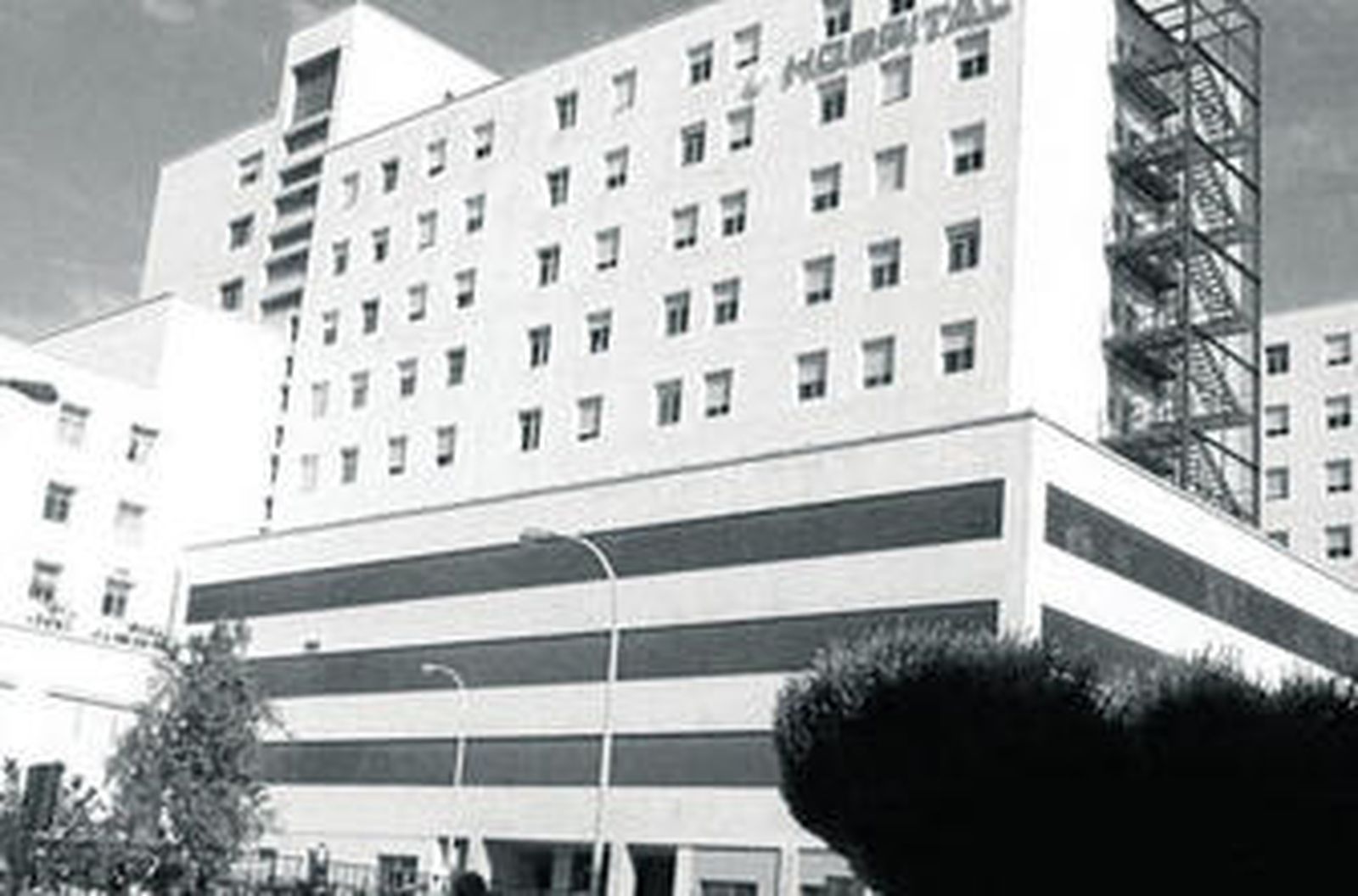 Trasplantan un riñón canceroso en la Residencia de Cádiz