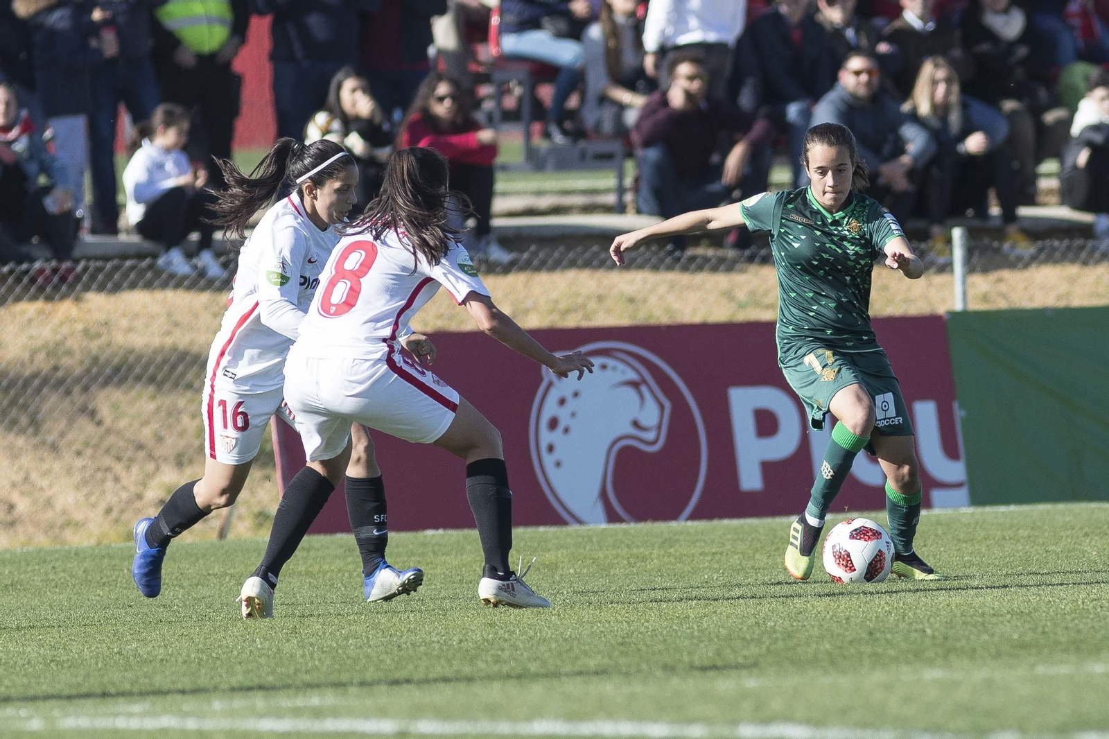 Las imágenes del derbi femenino Sevilla-Betis
