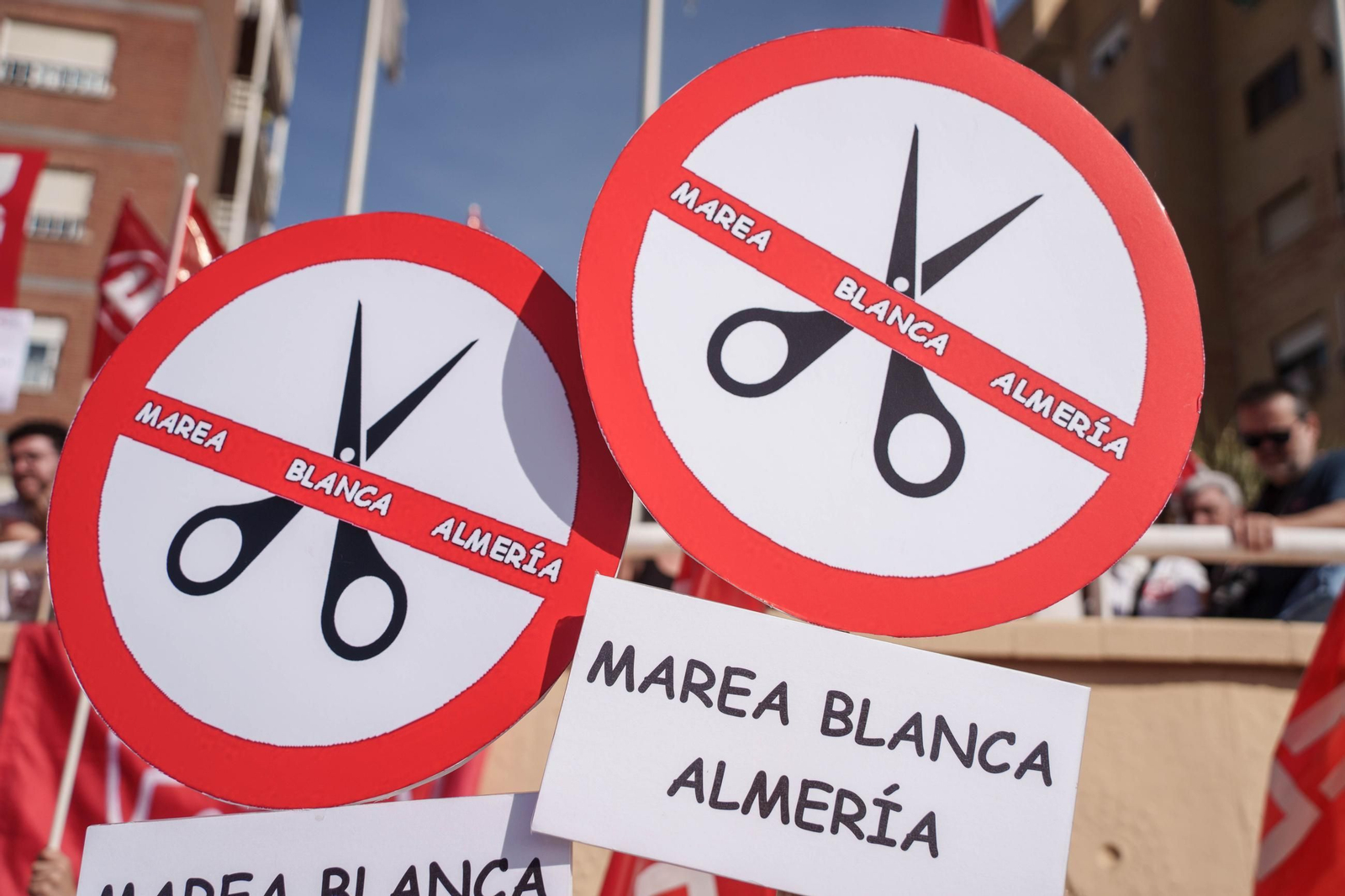 "La sanidad se defiende, gobierne quien gobierne", Almería se lanza a las calles por la sanidad pública