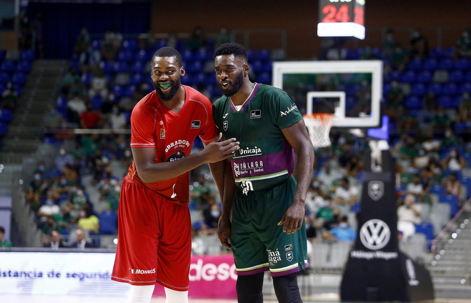 Viny Okouo: "Me volví loco comprando cosas de marca, me quedé sin dinero"