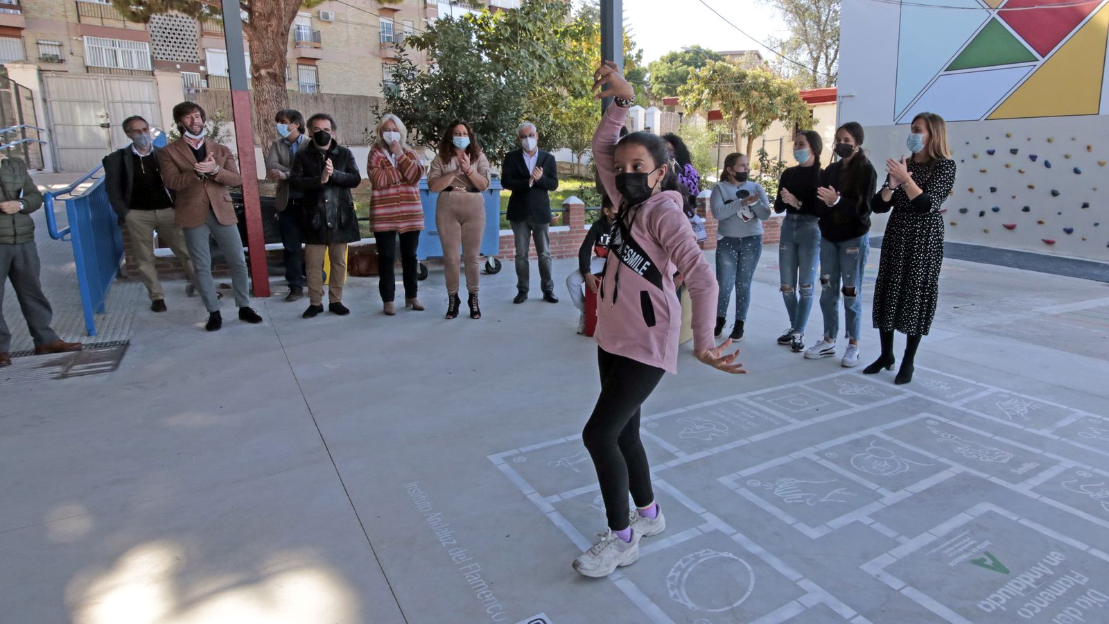Presentación de la 'oca flamenca' en el colegio San Juan de Dios