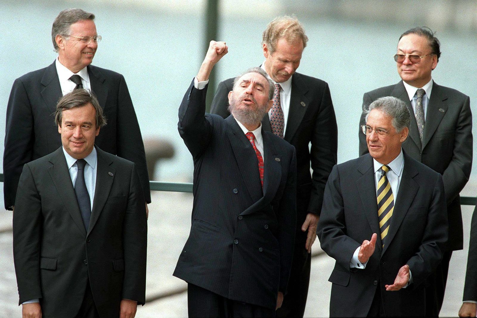 Castro junto a varios líderes políticos.